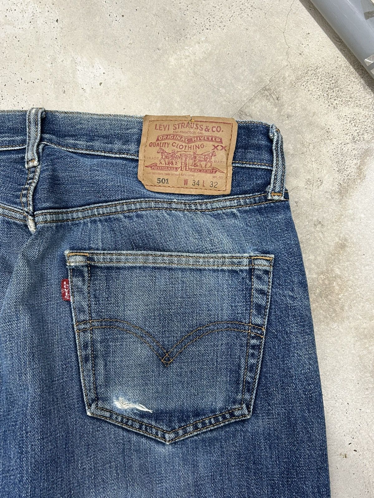 Levi's Levis 501 Jeans Distressed Shashiko Button Fly Size US 32 / EU 48 - 9 Thumbnail