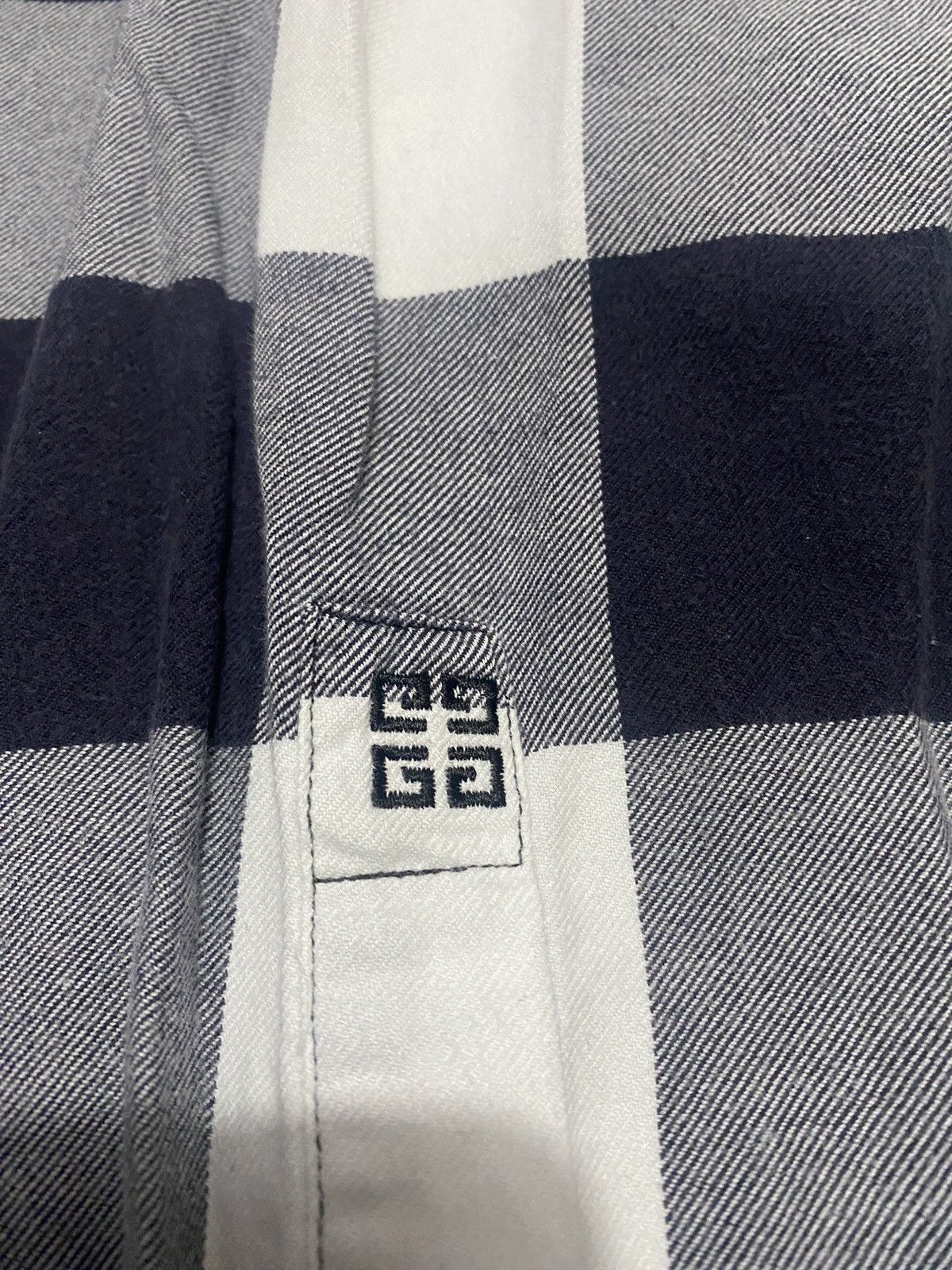 Givenchy Vintage luxury givenchy flanel shirt button up Size US L / EU 52-54 / 3 - 6 Thumbnail