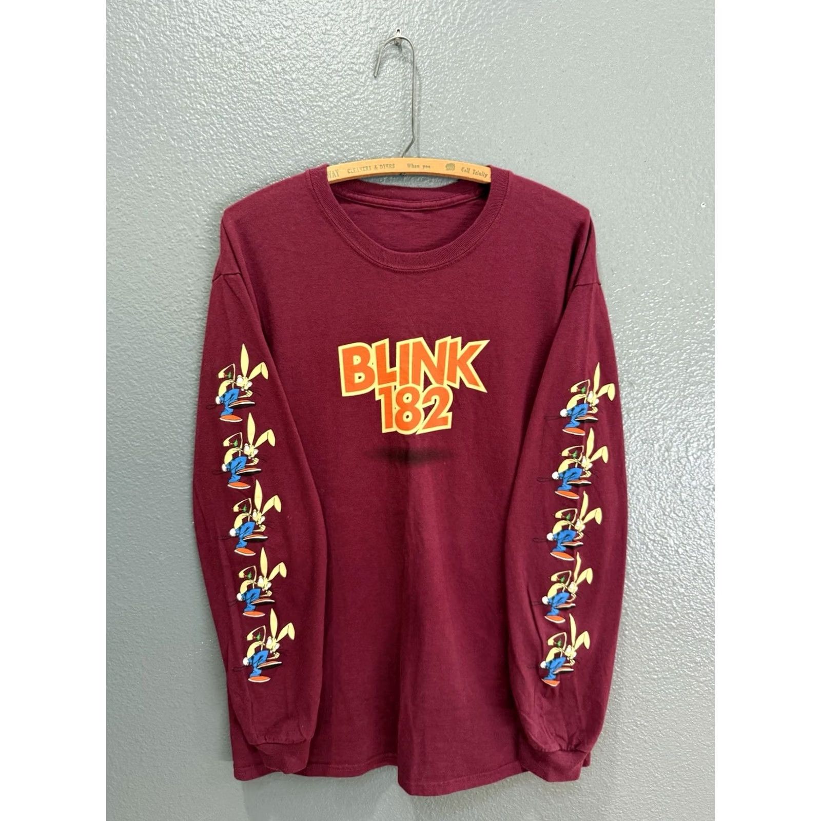 Gildan Y2K Blink 182 Rabbit Graphic Long Sleeve Shirt Maroon Men’s Large Size US L / EU 52-54 / 3 - 3 Thumbnail