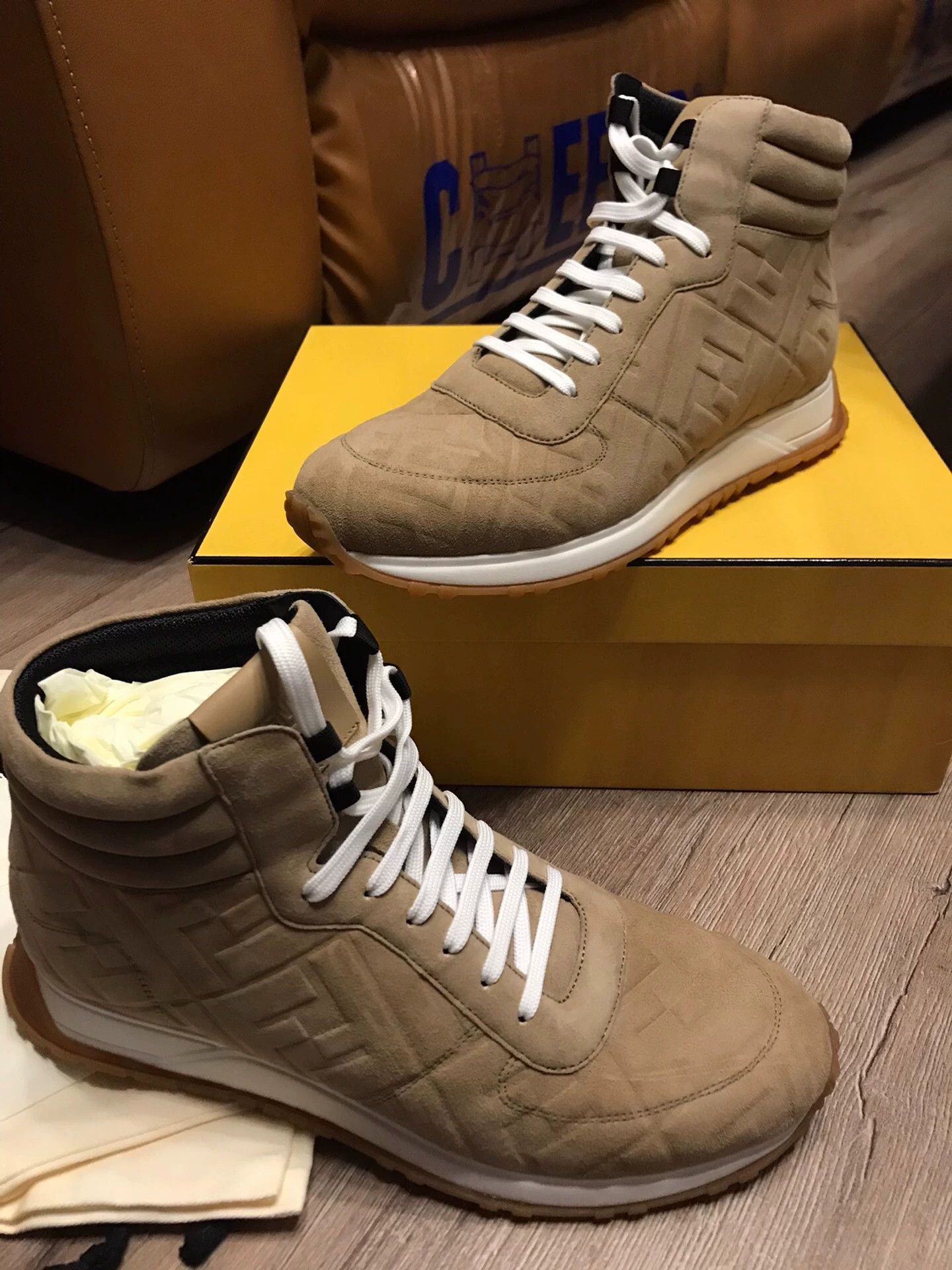 Fendi Fendi New Suede Casual Sneakers 42 (big) Embossed Logo Size US 9 / EU 42 - 6 Thumbnail