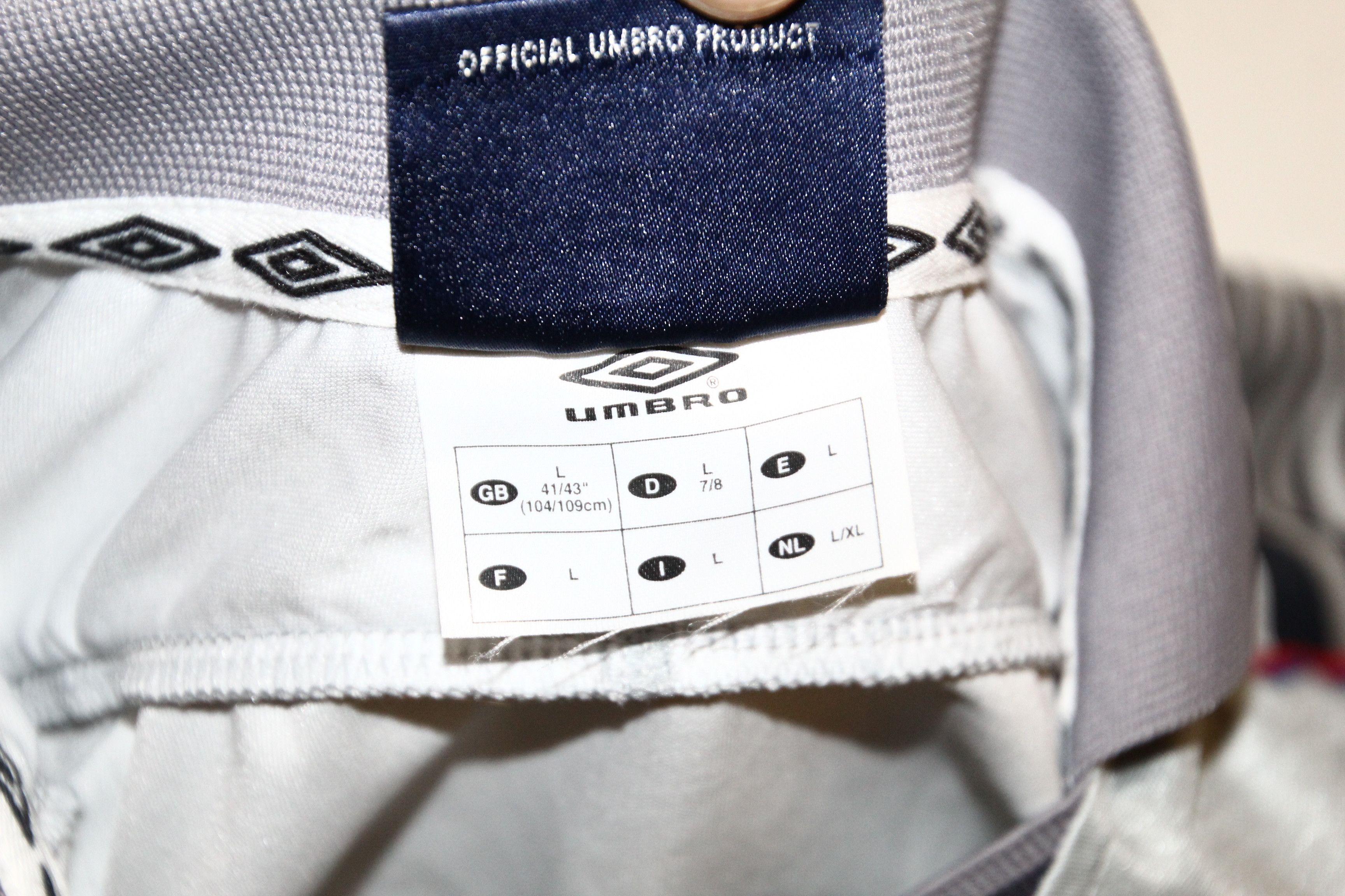 Umbro RARE VTG🔥 Umbro goalkeeper silver jersey Size US XL / EU 56 / 4 - 9 Thumbnail