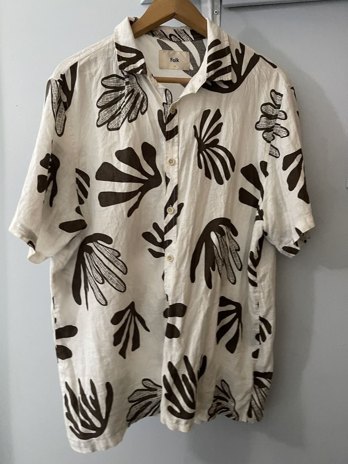Other Beige Botanical Button-Up Shirt – Size L Size US L / EU 52-54 / 3 - 1 Thumbnail