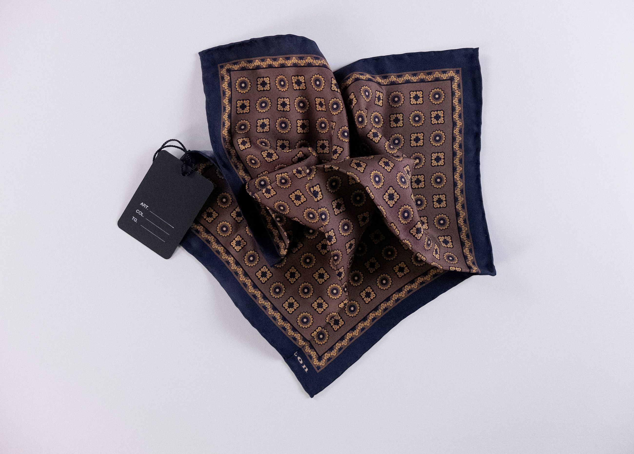 Kiton KITON Napoli hand made brown floral silk pocket square Size ONE SIZE - 4 Thumbnail