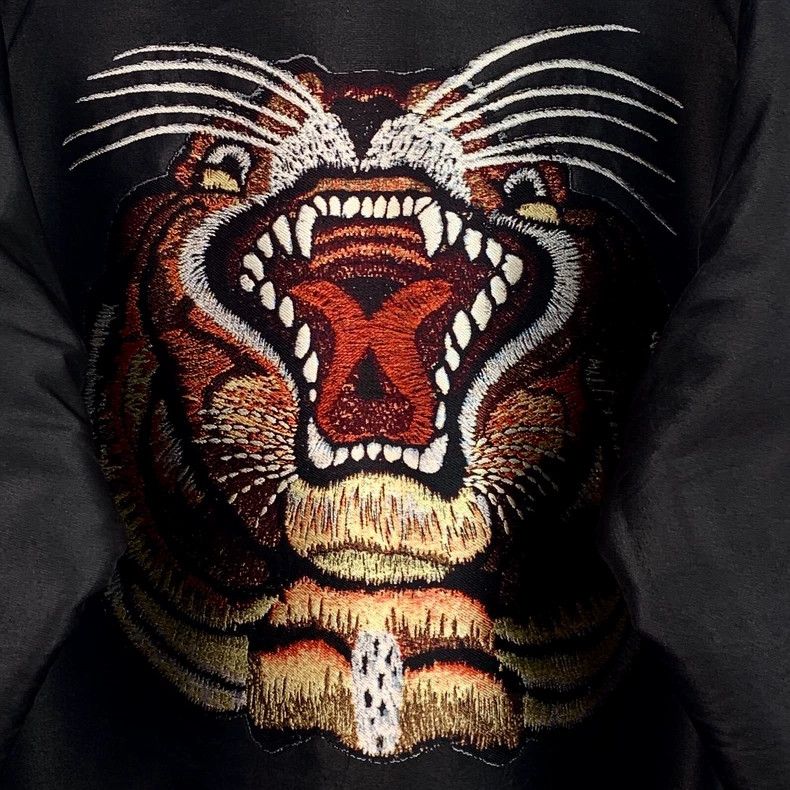 Gucci Gucci Black tiger embroidery mulberry silk zipper long-slee Size US M / EU 48-50 / 2 - 5 Thumbnail
