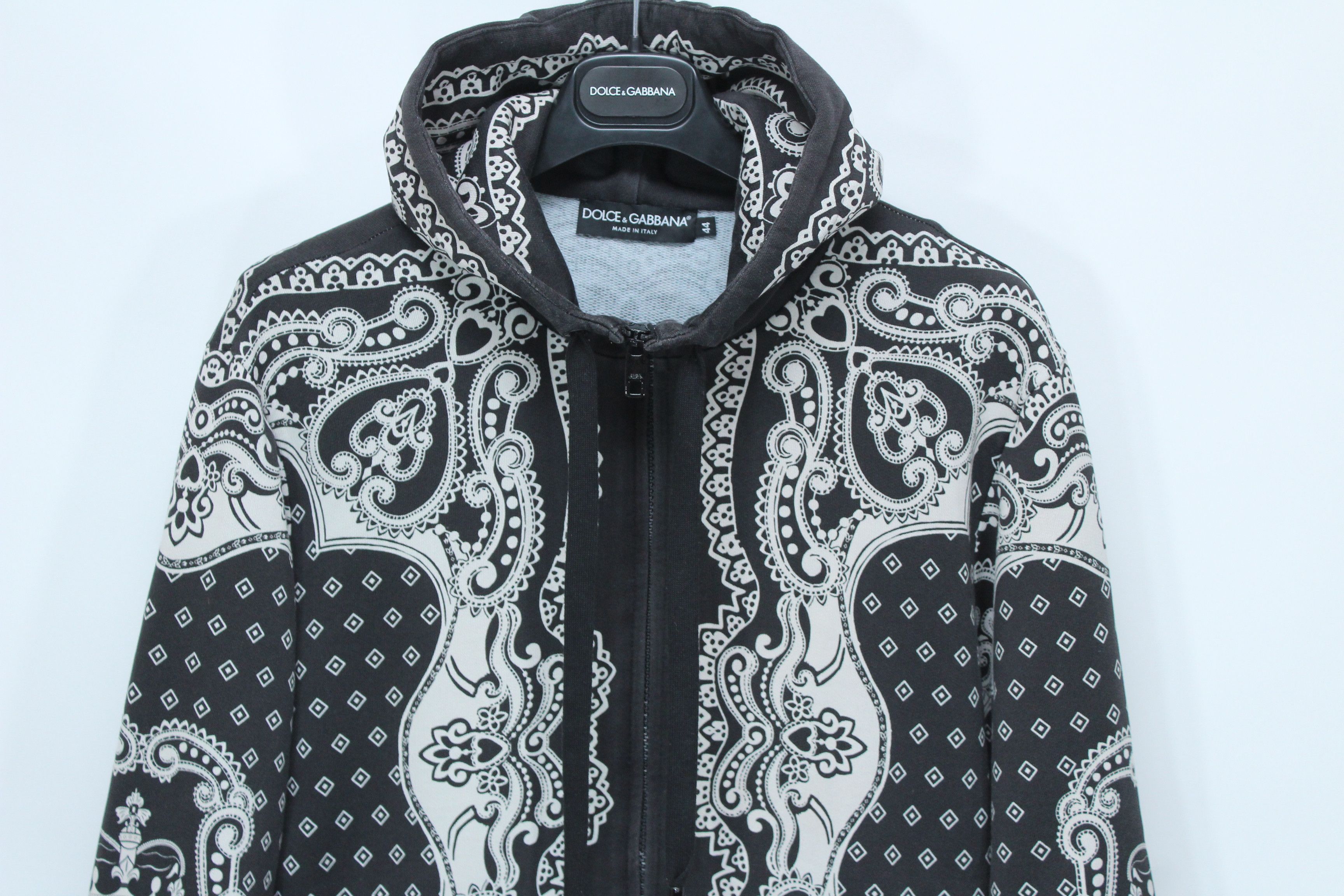 Dolce & Gabbana 1100$ Dolce Gabbana ZIP-UP HOODIE IN BANDANA PRINT Size 44 Size US S / EU 44-46 / 1 - 1 Thumbnail