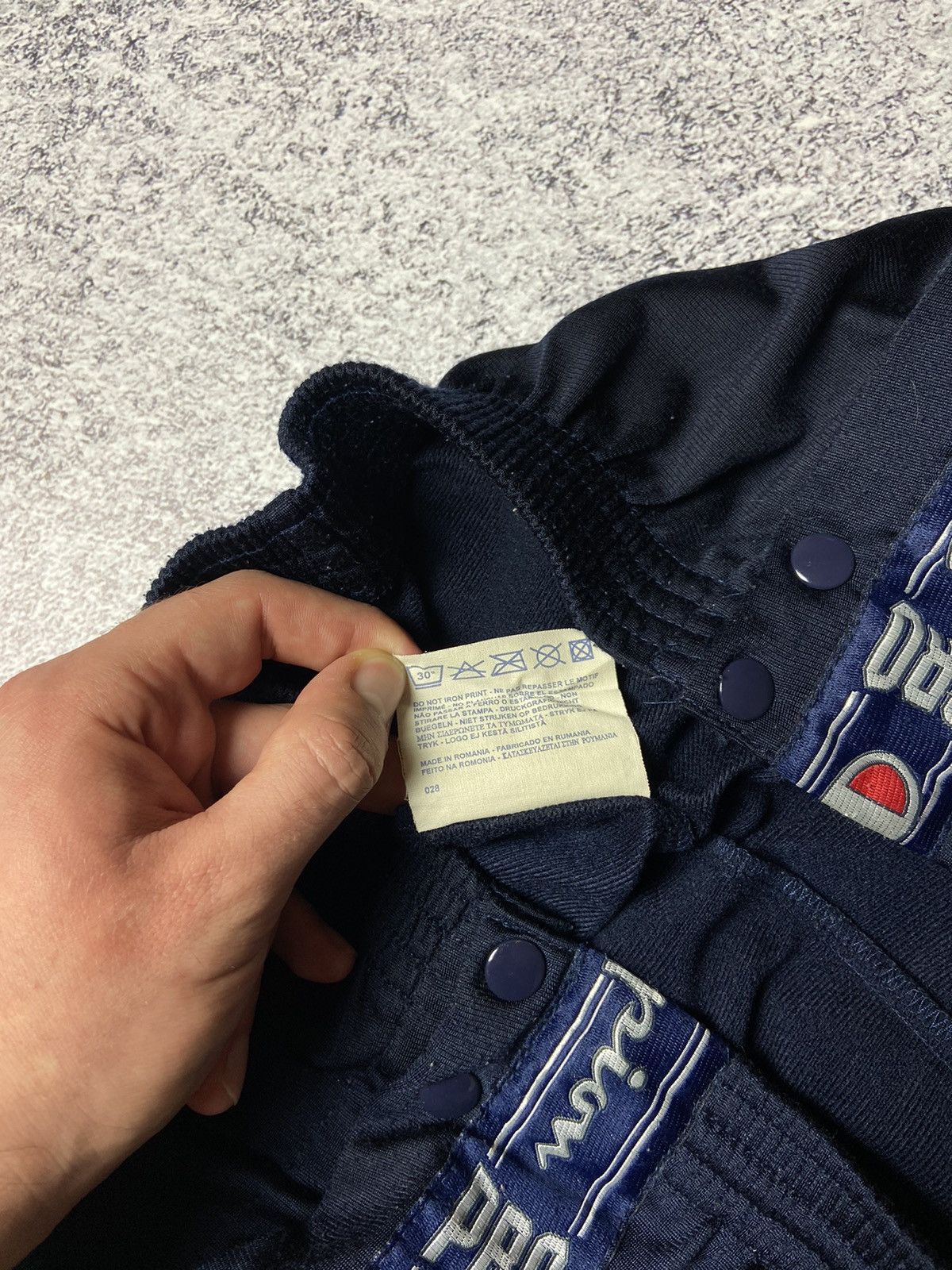 Champion Vintage Champion Sweatpants Logo Stripes Hype Street Style Size US 30 / EU 46 - 8 Thumbnail