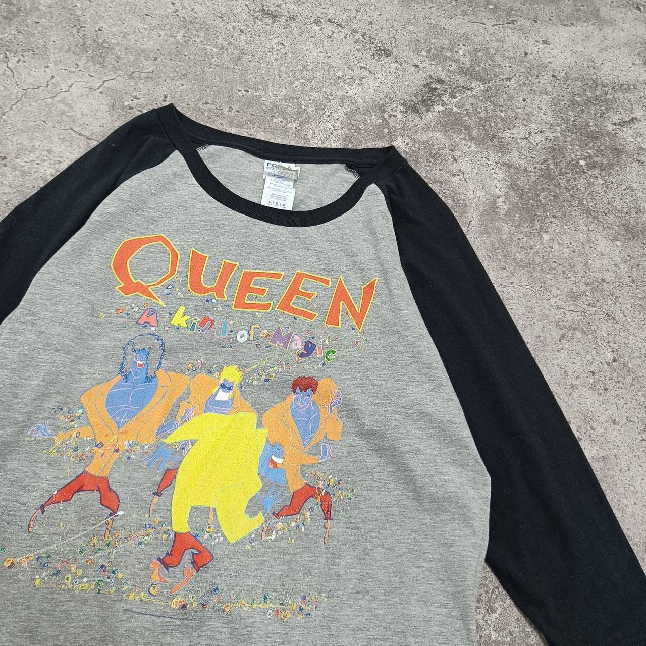 Band Tees Queen a kind of magic 3/4 longlseev y2k rock band music tee Size L / US 10 / IT 46 - 3 Thumbnail