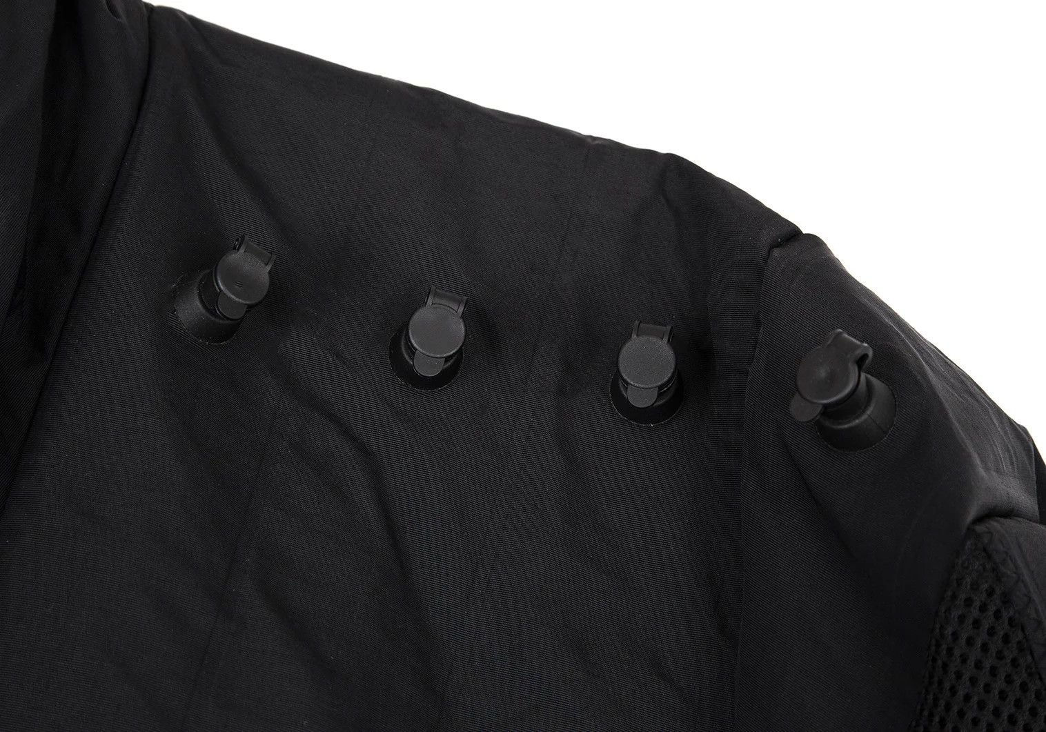 Issey Miyake Air Valve Mesh Design Bonding Jacket in Black 2 Size US M / EU 48-50 / 2 - 3 Thumbnail