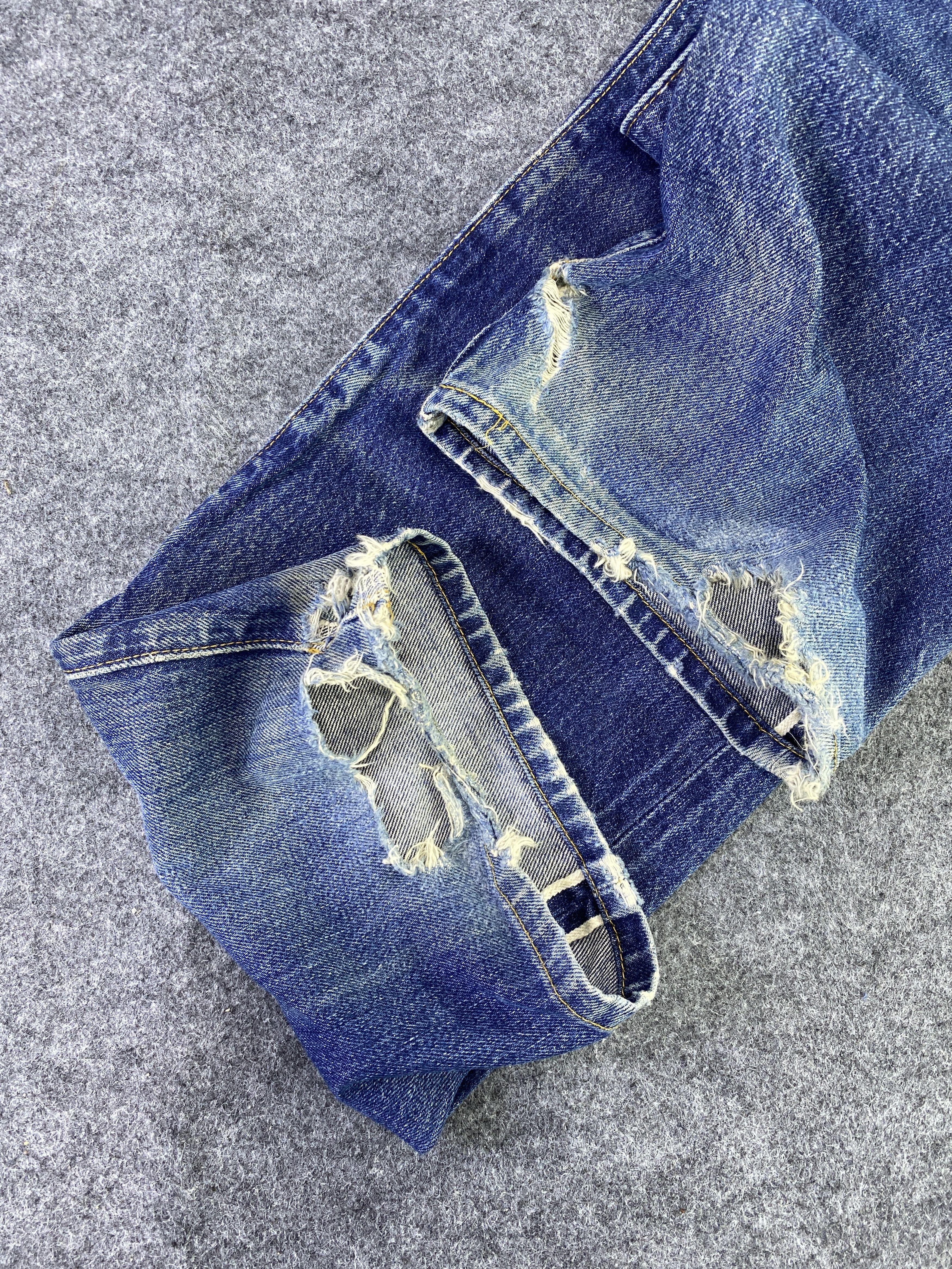 Levi's VINTAGE LEVI'S 501xx REDLINE DISTRESSES BLUE WASH JEANS-J888 Size US 30 / EU 46 - 12 Thumbnail