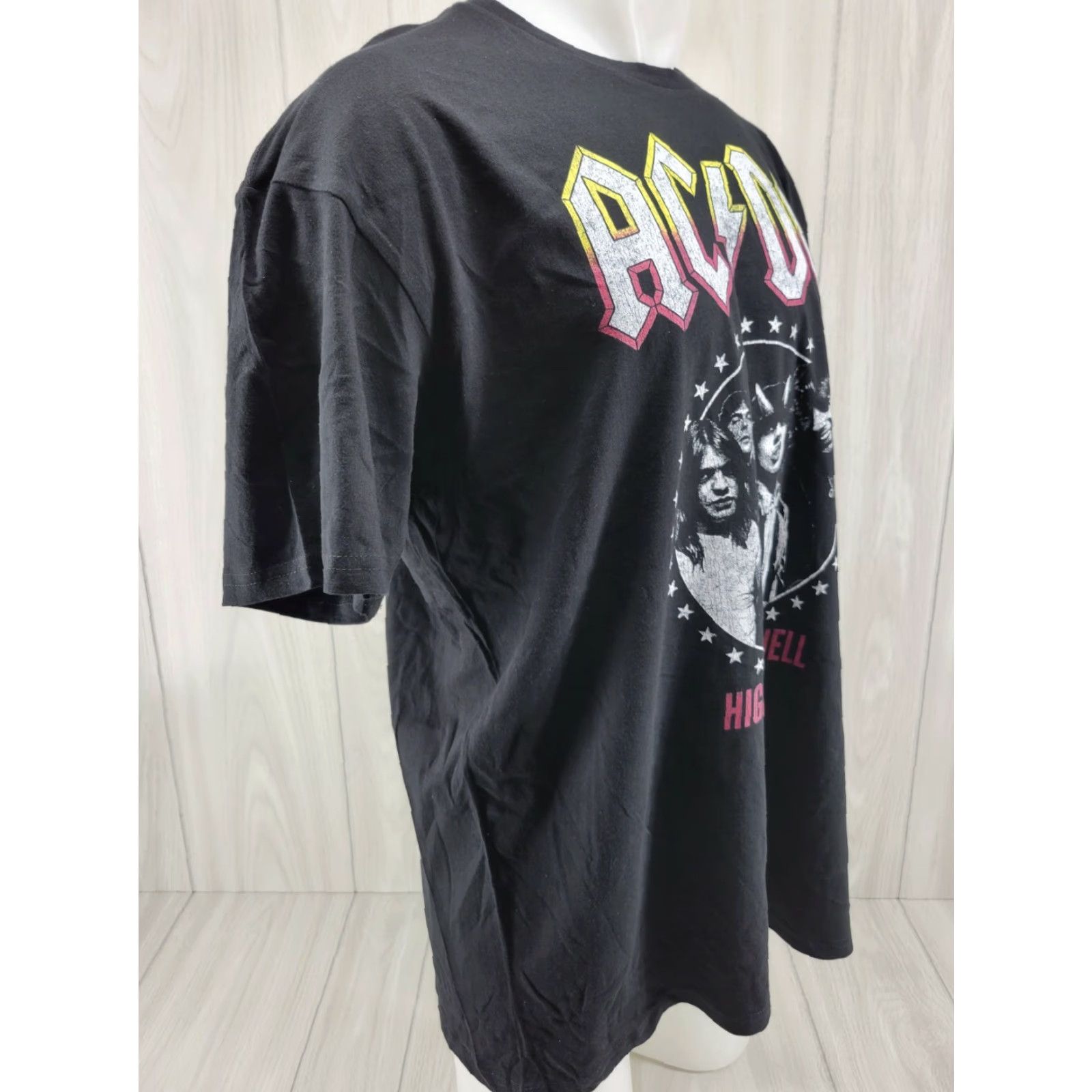 Vintage ACDC Highway to Hell Album Cover Men's T-Shirt Rock Size XL Black Graphic Tee AC/DC Vintage? No (reorder for search) Size US XL / EU 56 / 4 - 4 Thumbnail