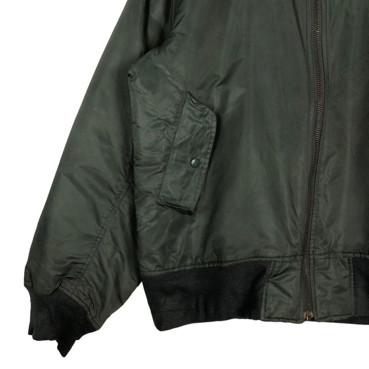 Japanese Brand 🔥Vtg Reversible Bomber Jacket Military Design Issey Miyake Size US M / EU 48-50 / 2 - 4 Thumbnail