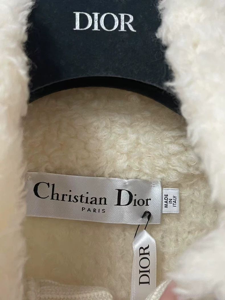 Dior Dior Shearling Vest with Horn Buckles-2505 Size US S / EU 44-46 / 1 - 6 Thumbnail