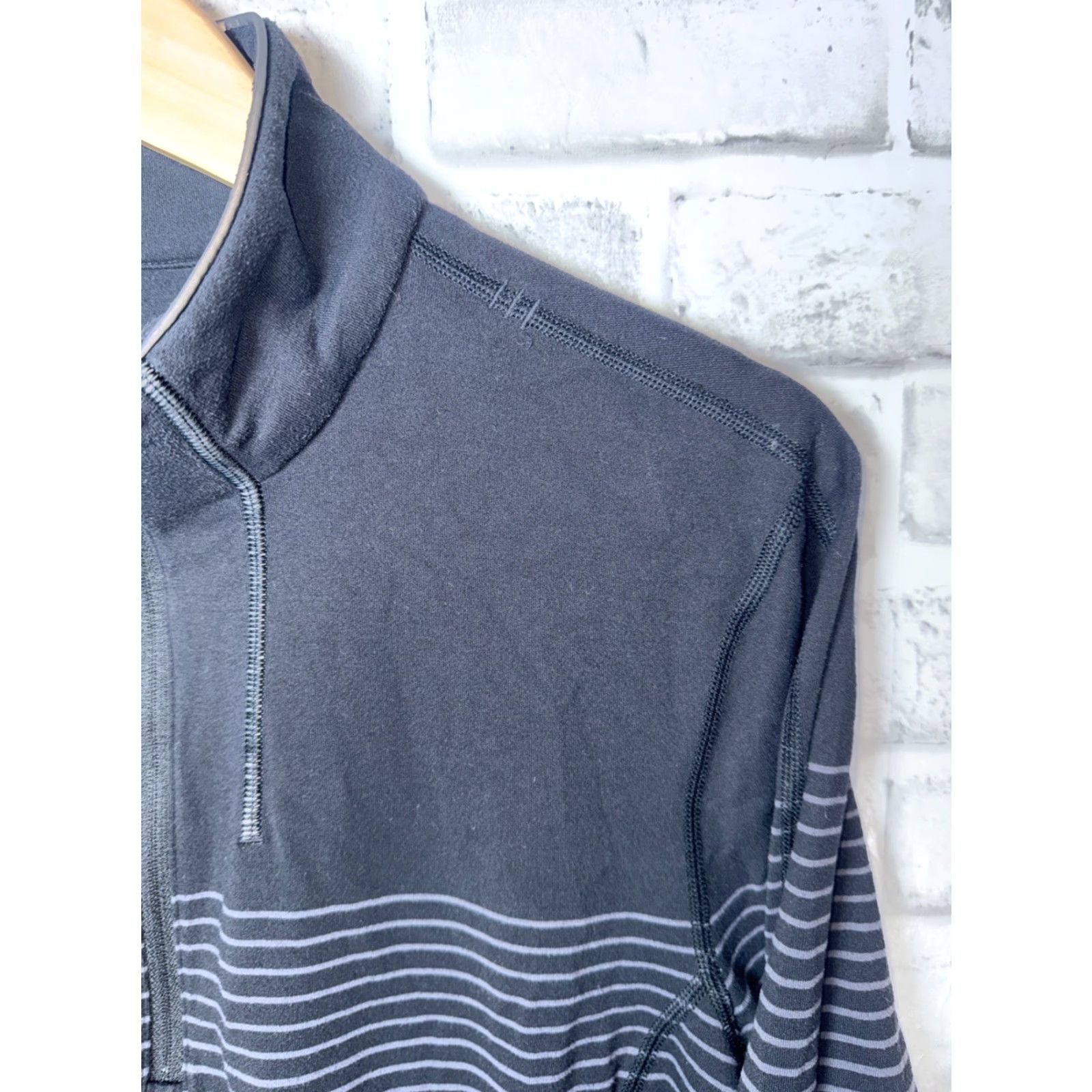 Lululemon Lululemon Sweat Session 1/2 Zip Performance Sweatshirt Mens M Black Gray Stripes Size US M / EU 48-50 / 2 - 3 Thumbnail