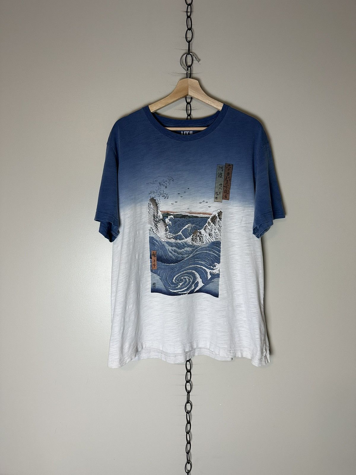 Uniqlo Uniqlo Museum Of Fine Arts Waves T-shirt Size XL Size US XL / EU 56 / 4 - 1 Thumbnail