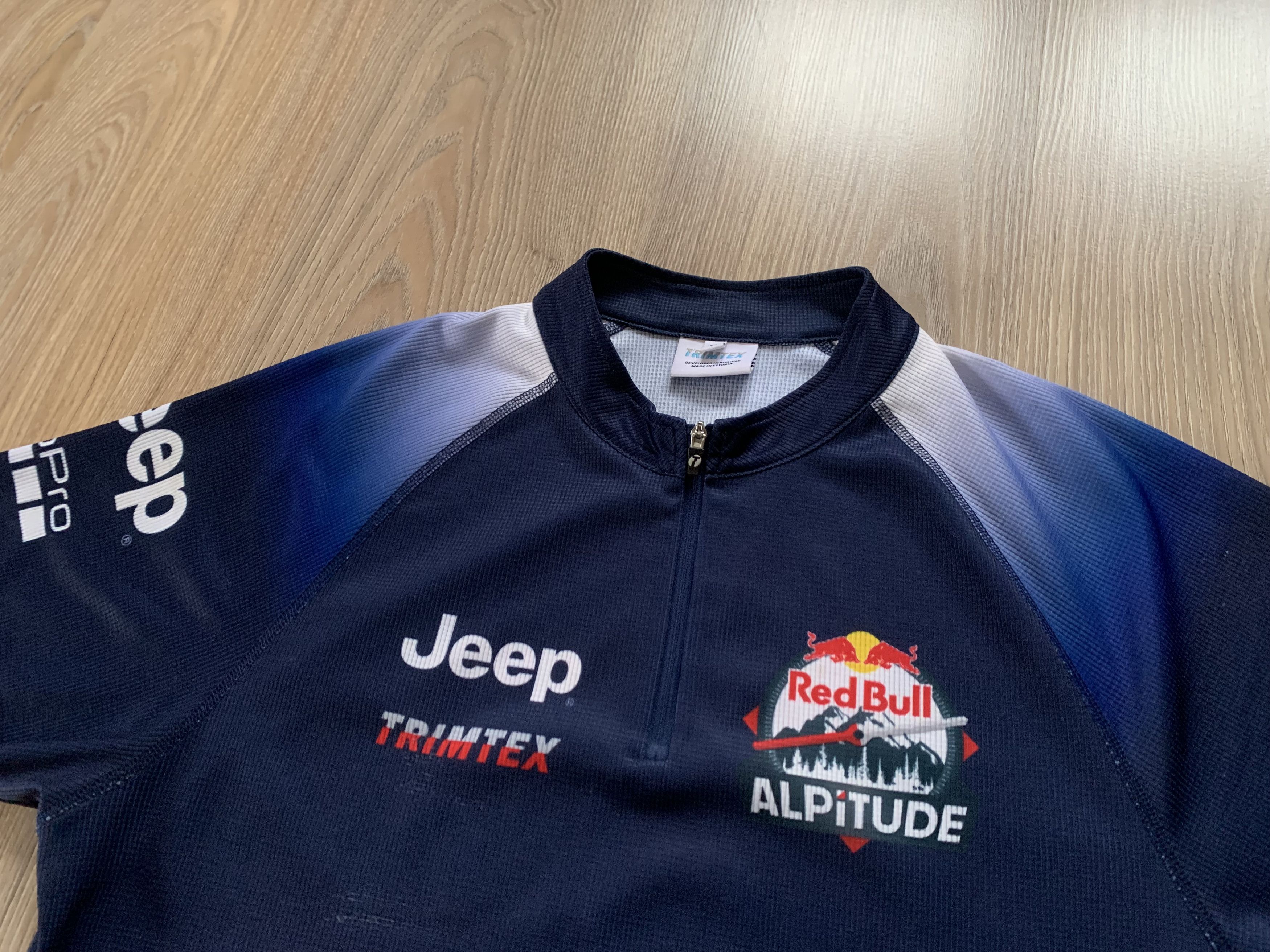 Red Bull Trimtex Red Bull Alpitude Wings for Life Training T Shirt Size US M / EU 48-50 / 2 - 4 Thumbnail