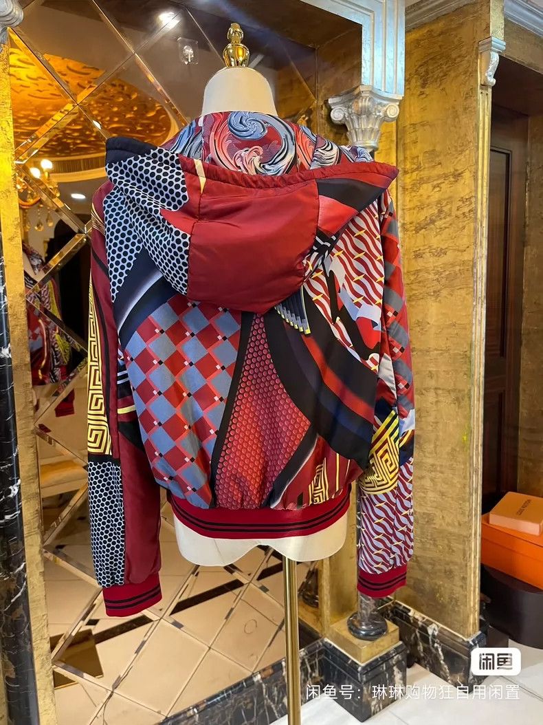 Versace Versace Wearing a baseball padded jacket and a padded jack Size M / US 6-8 / IT 42-44 - 5 Thumbnail