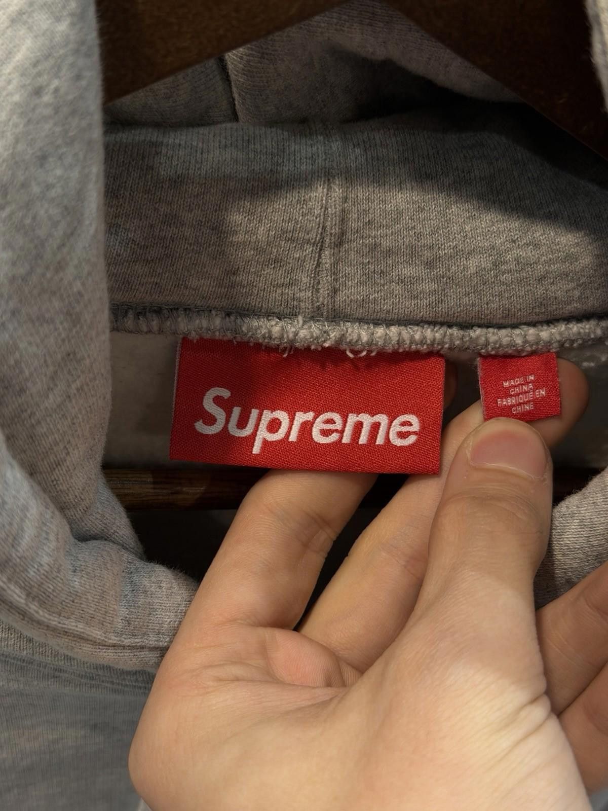 Supreme Supreme Washed Old English Hooded Sweatshirt FW25 GREY LARGE Size US L / EU 52-54 / 3 - 7 Thumbnail