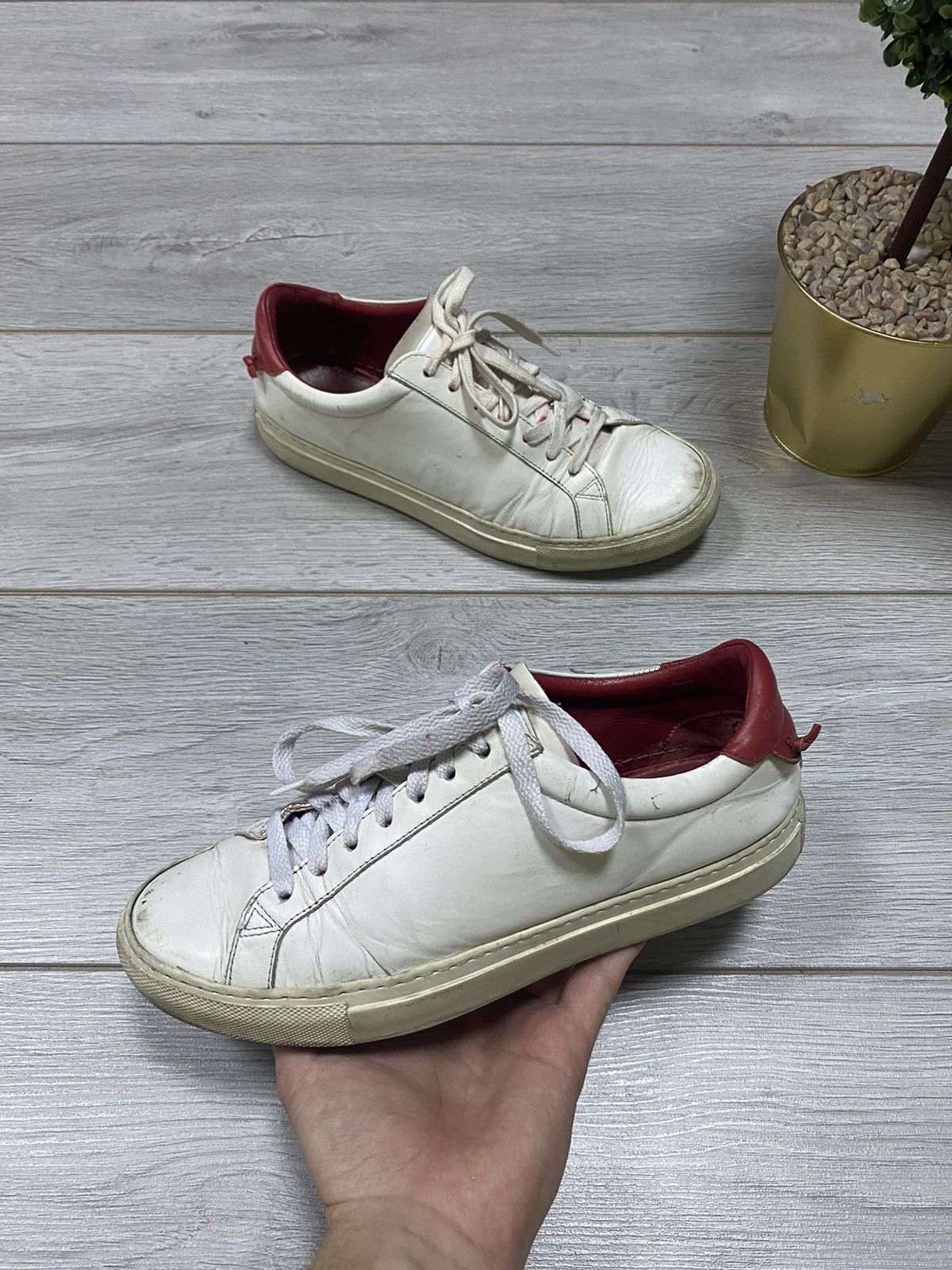 Givenchy GIVENCHY URBAN STREET LOW SNEAKER WHITE & RED Size US 7 / EU 40 - 1 Thumbnail