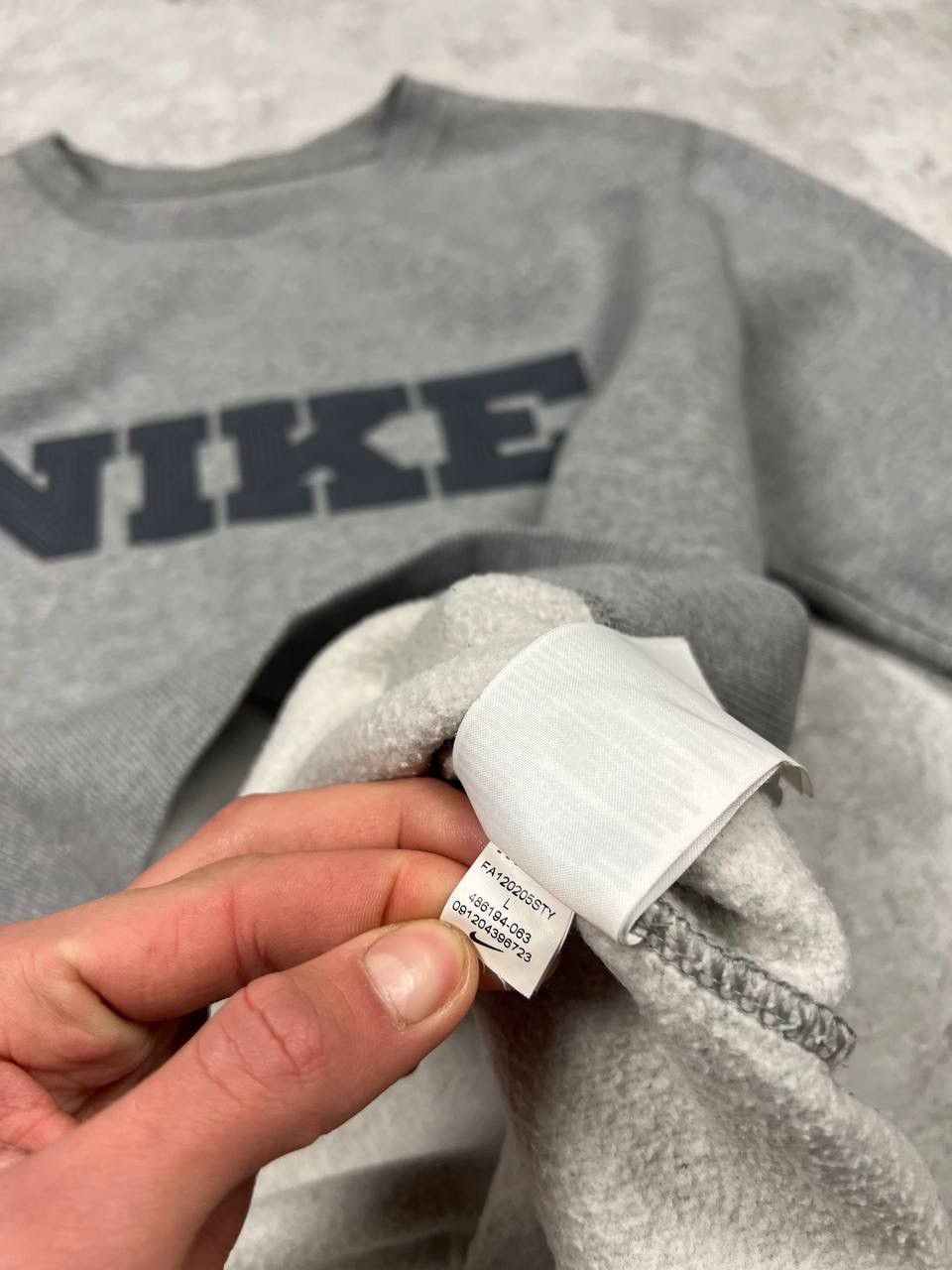 Nike Vintage Nike Sweatshirt Big Spell Out Logo Size US L / EU 52-54 / 3 - 11 Thumbnail