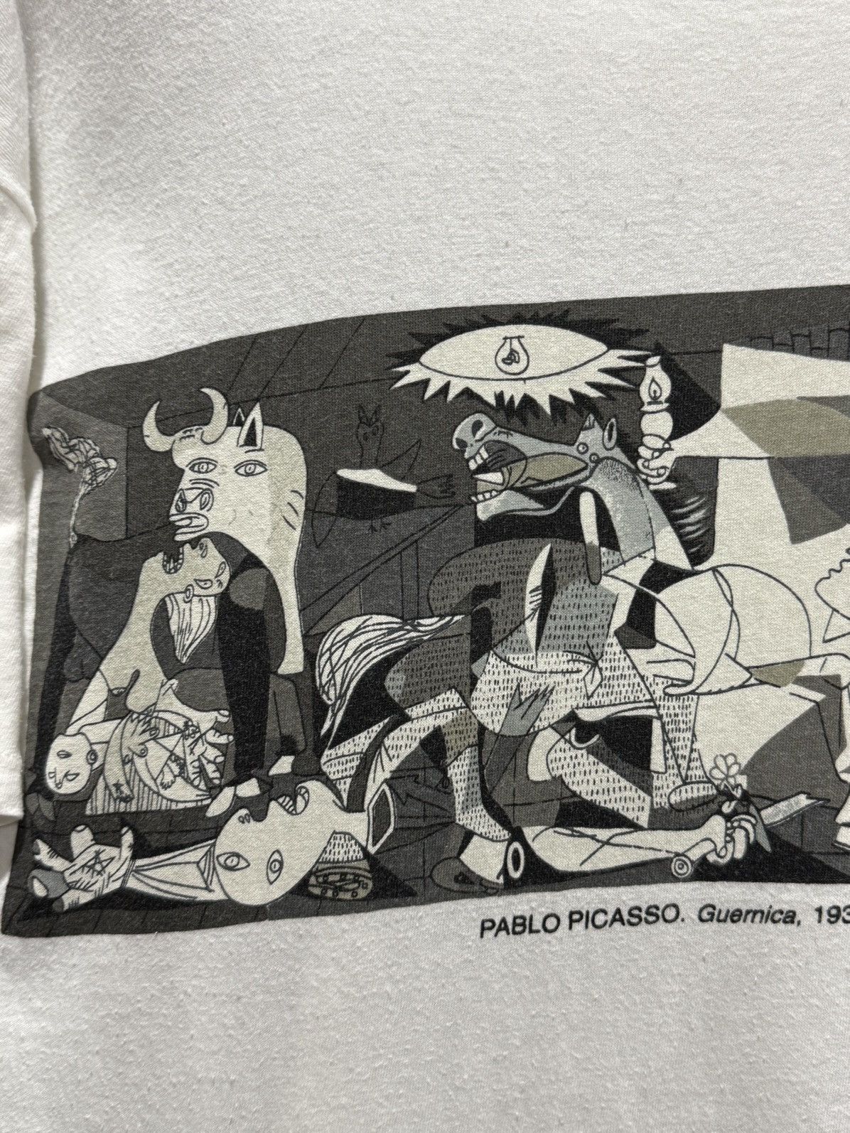 Vintage Vintage 90s Pablo Picasso Guernica Art Tee Size US L / EU 52-54 / 3 - 4 Thumbnail