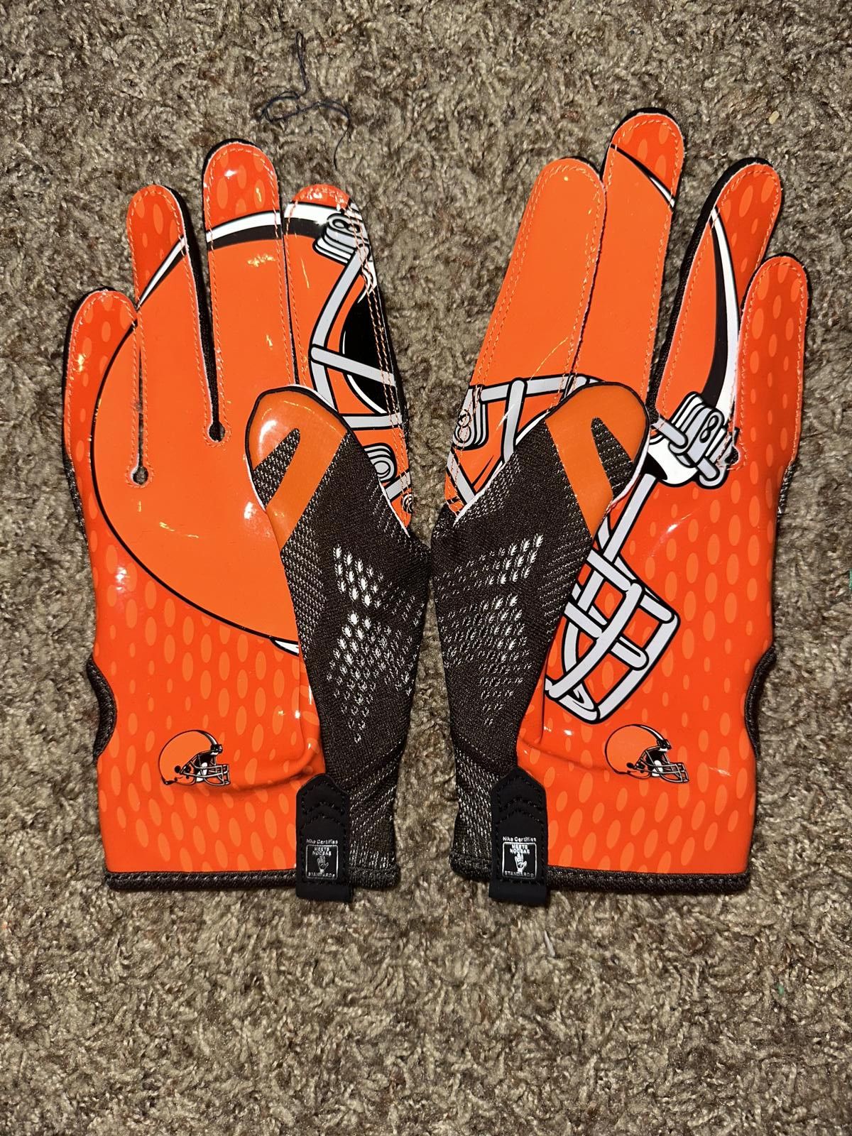 Nike Nike NFL Cleveland Browns Vapor Knit On Field Football Gloves Size ONE SIZE - 6 Thumbnail