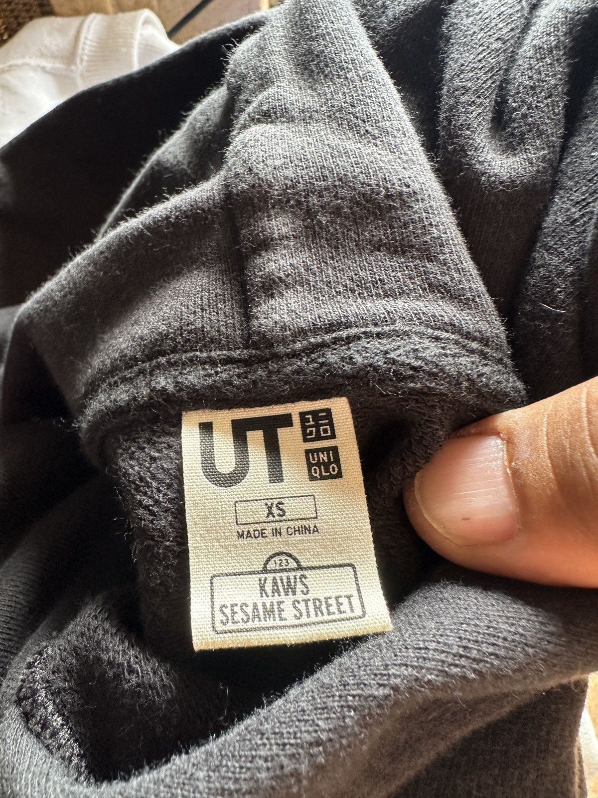 Uniqlo Kaws x Sesame Street Uniqlo Hoodie Adult XS Black Graphic Size US XS / EU 42 / 0 - 4 Thumbnail