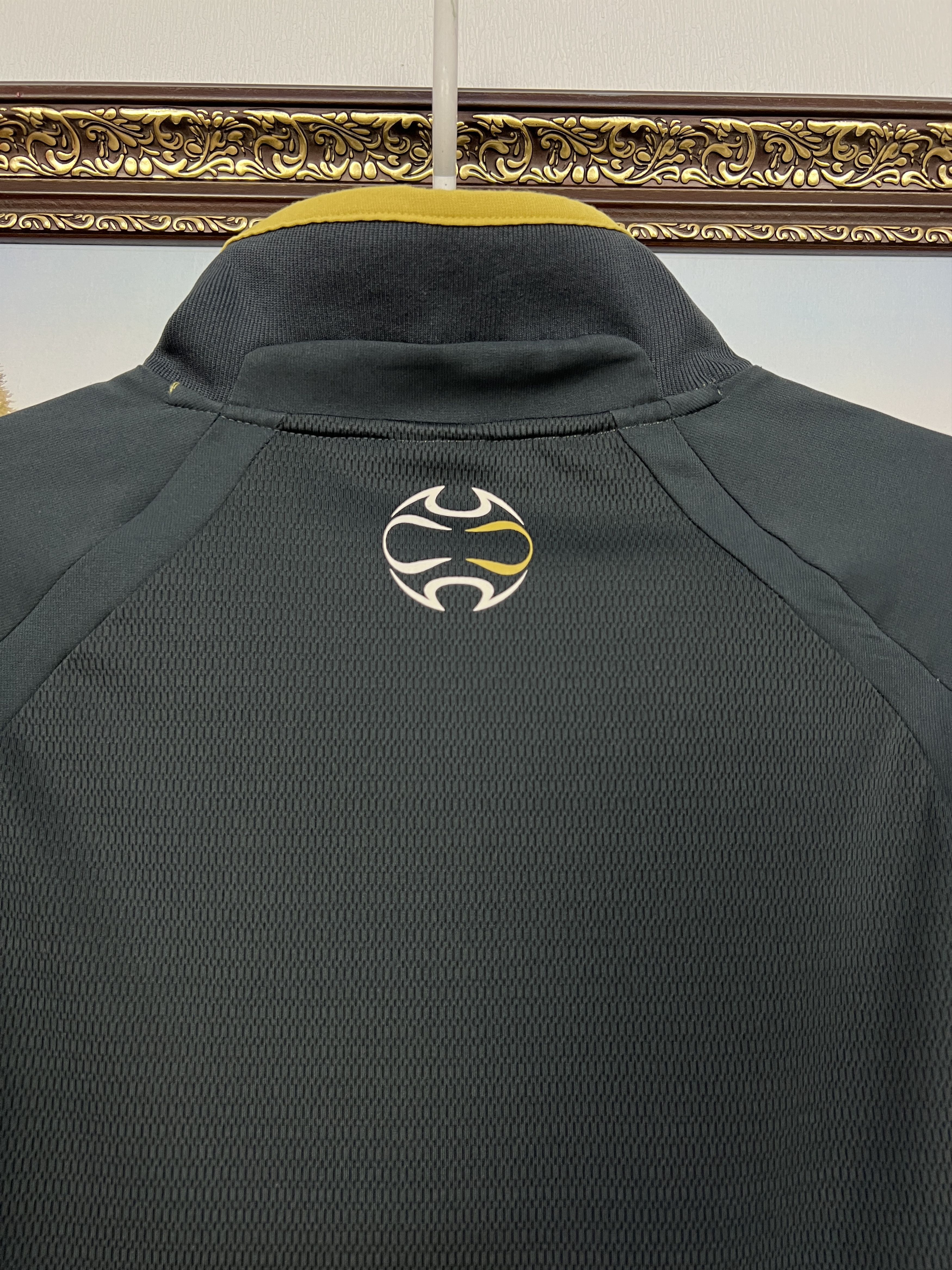Adidas Vintage Adidas Real Madrid Football Sweatshirt Train Size US S / EU 44-46 / 1 - 15 Thumbnail