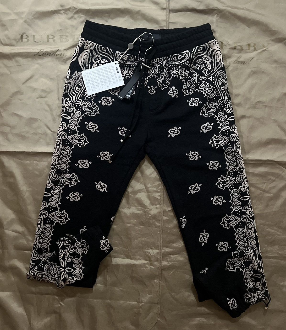 Amiri Black Bandana Bleach Sweatpants size L