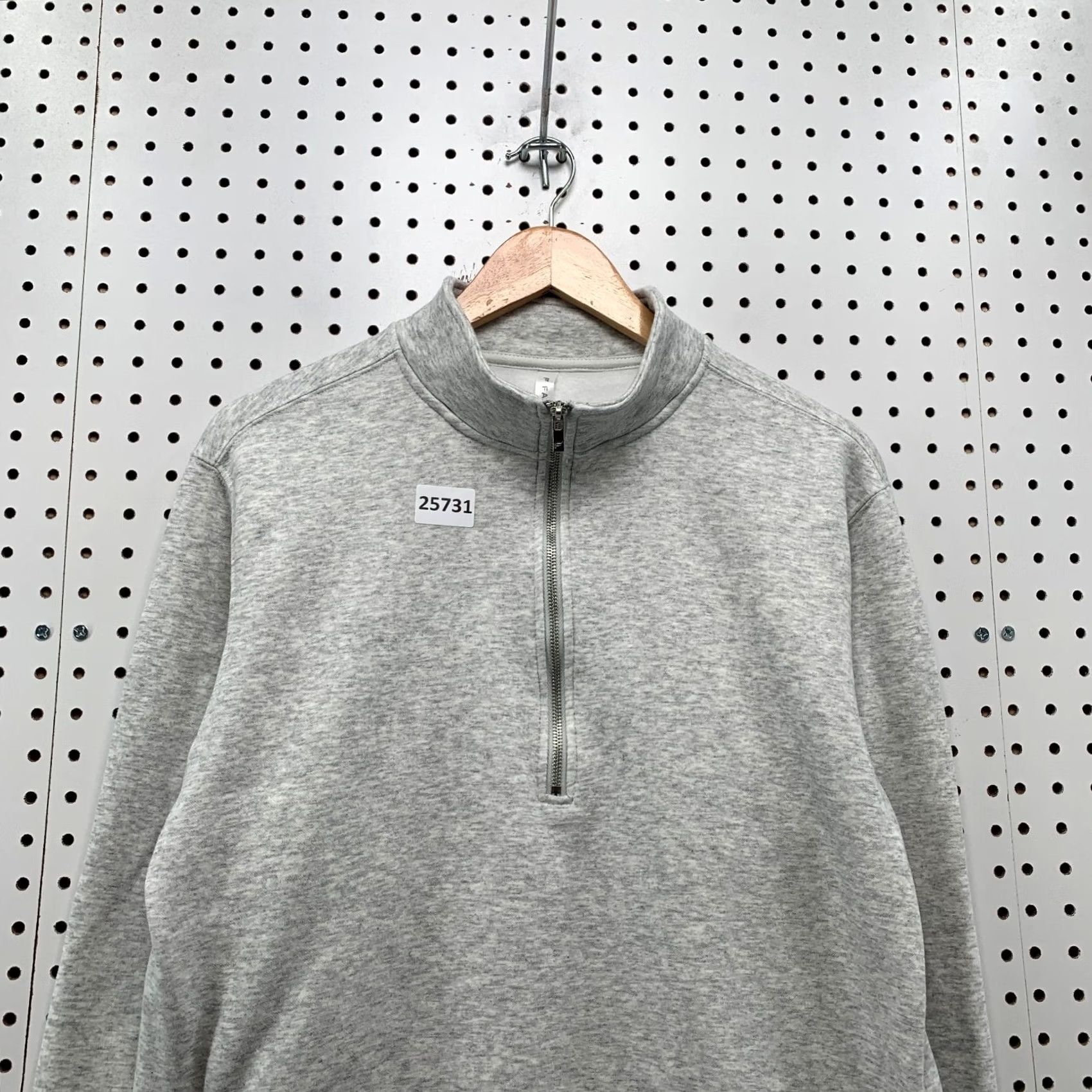 Fabletics Fabletics Pullover Sweatshirt Gray Womens Large Crop Long Sleeve 1/2 Zip Size L / US 10 / IT 46 - 5 Thumbnail