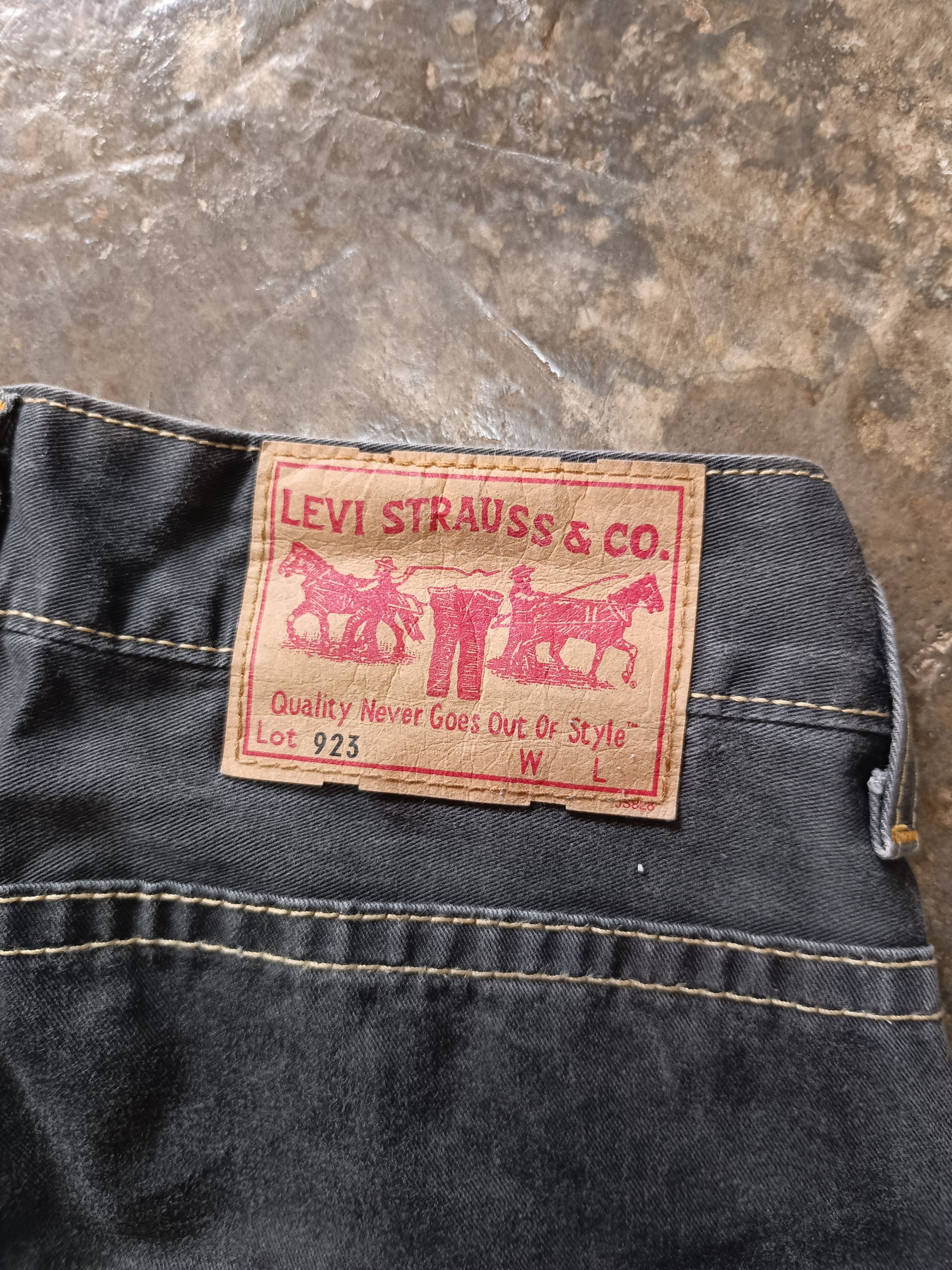 Levi's Vintage Levi's flared jeans Size 28" / US 6 / IT 42 - 6 Thumbnail