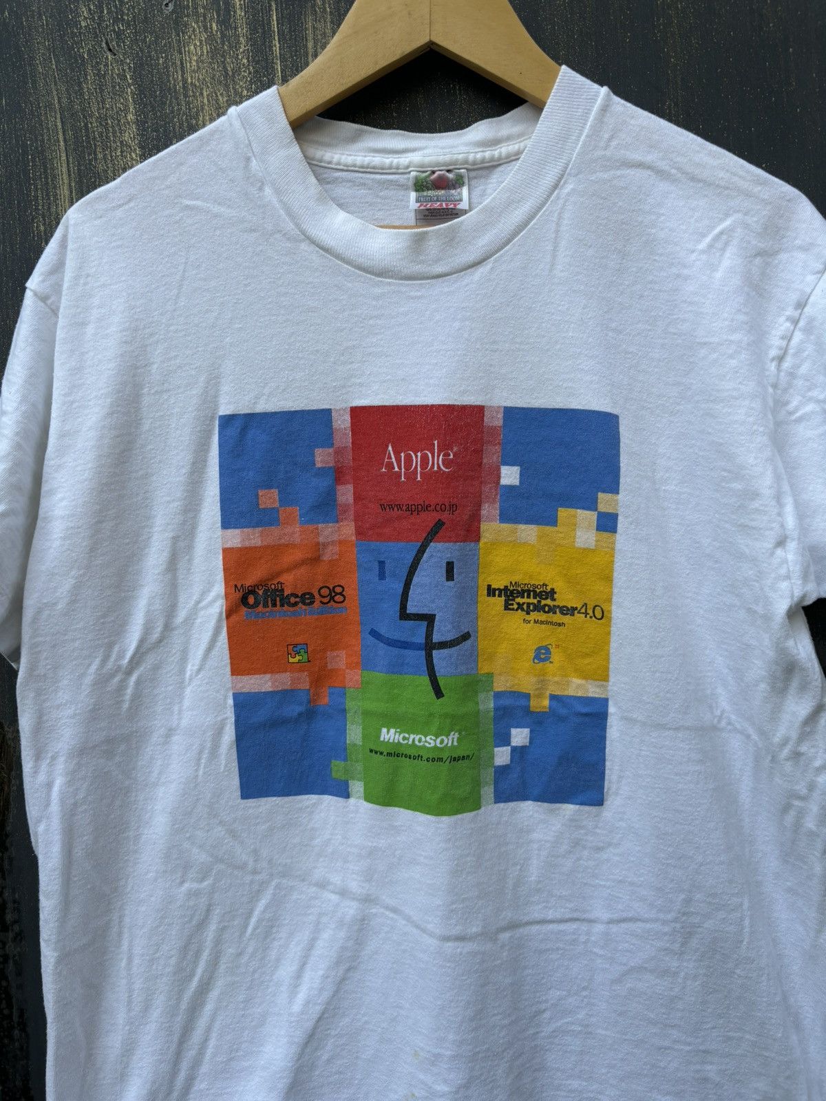 Apple × Mackintosh × Vintage VERY RARE! Vintage 90’s Art Apple Microsoft Software Tee Size US L / EU 52-54 / 3 - 4 Thumbnail