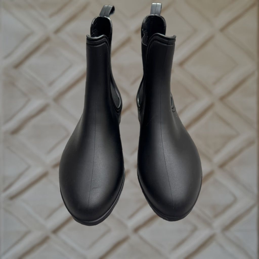 Dolce Vita VINTAGE Dolce Vita Strayden Chelsea Rain Boots Women’s 9 Ankle Waterproof Rubber Casual Outdoor Size US 9 / IT 39 - 1 Thumbnail