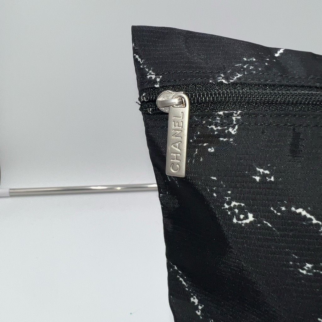 Chanel Chanel Black and White Nylon Old Style Travel Line Pouch Size ONE SIZE - 14 Thumbnail