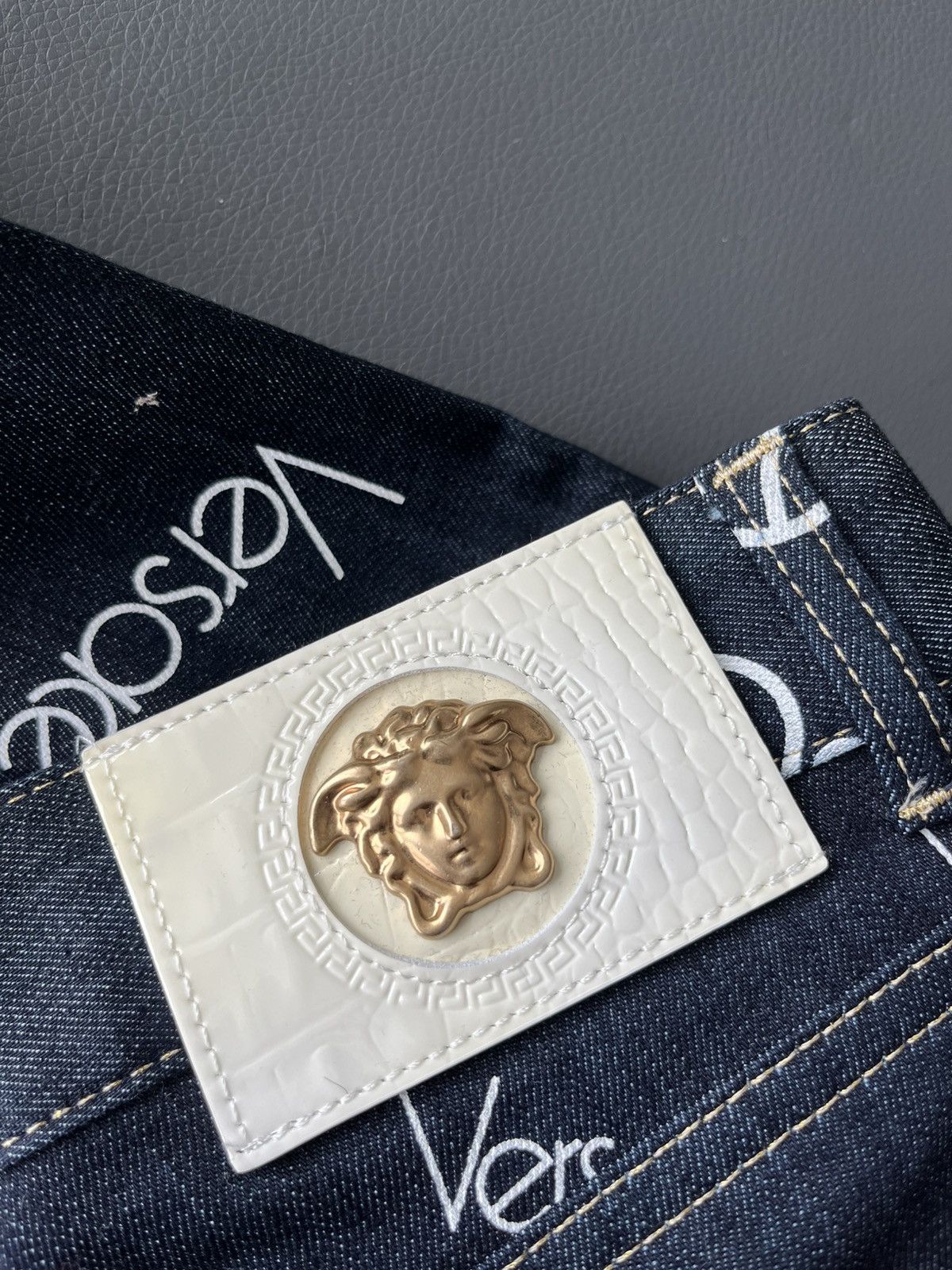 Versace Super Runway Versace Monogram Logo Denim Jeans Brand New Size US 29 - 4 Thumbnail
