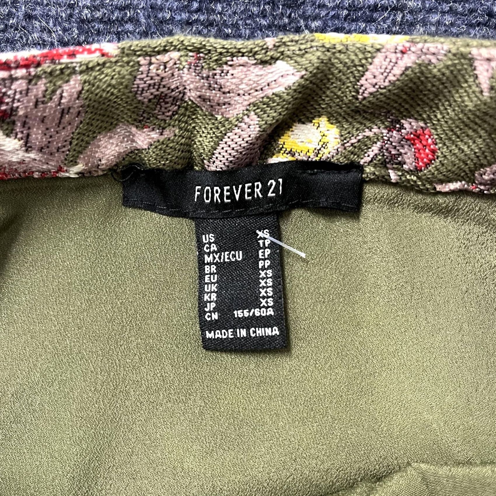 Forever 21 FOREVER 21 Skirt Womens XS Green Floral Jacquard Lined Mini Party Size 26" / US 2 / IT 38 - 3 Thumbnail