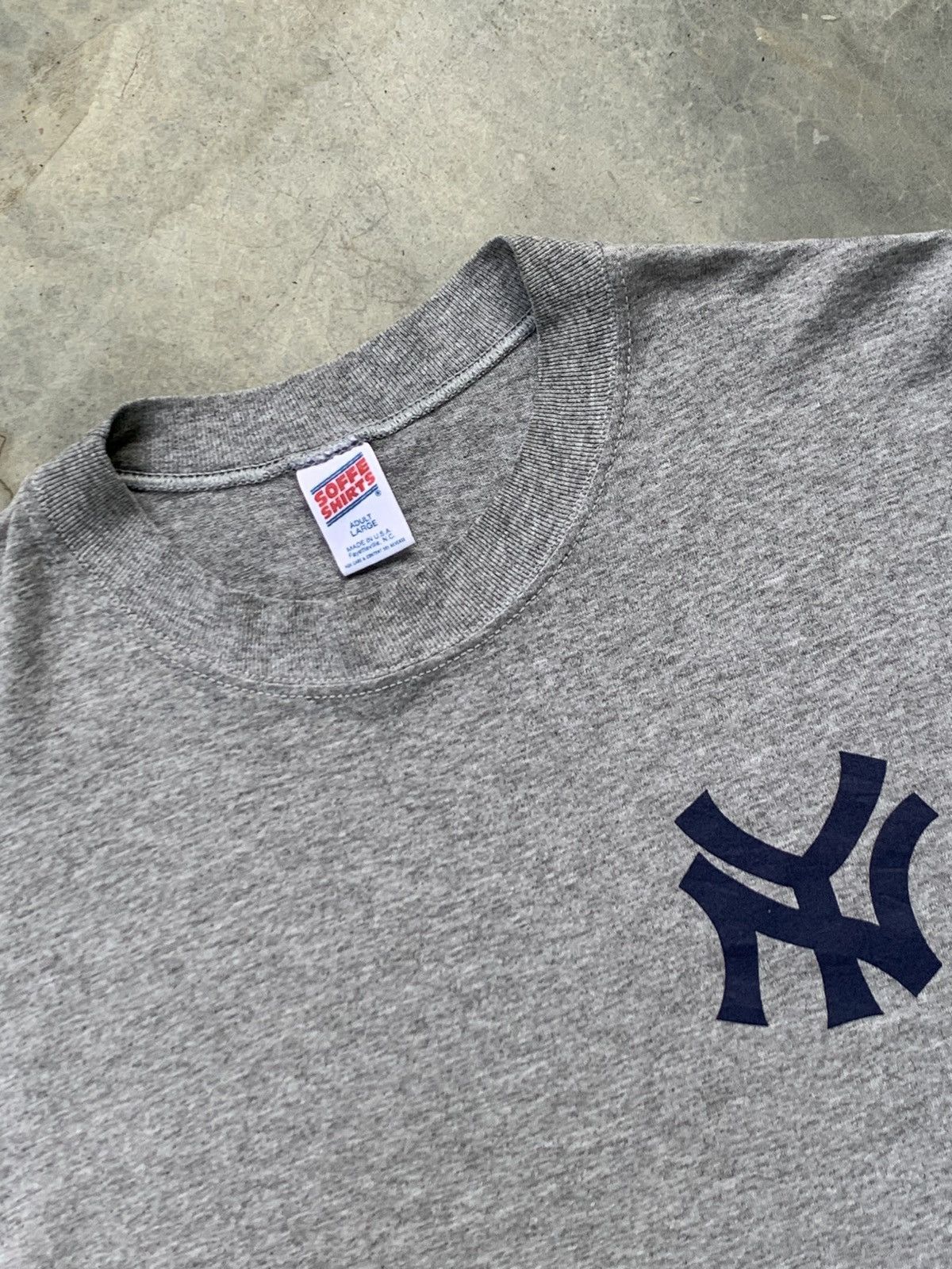 Vintage Vintage 80s New York Yankees Nearly paper thin Rayon Tshirt Size US L / EU 52-54 / 3 - 3 Thumbnail