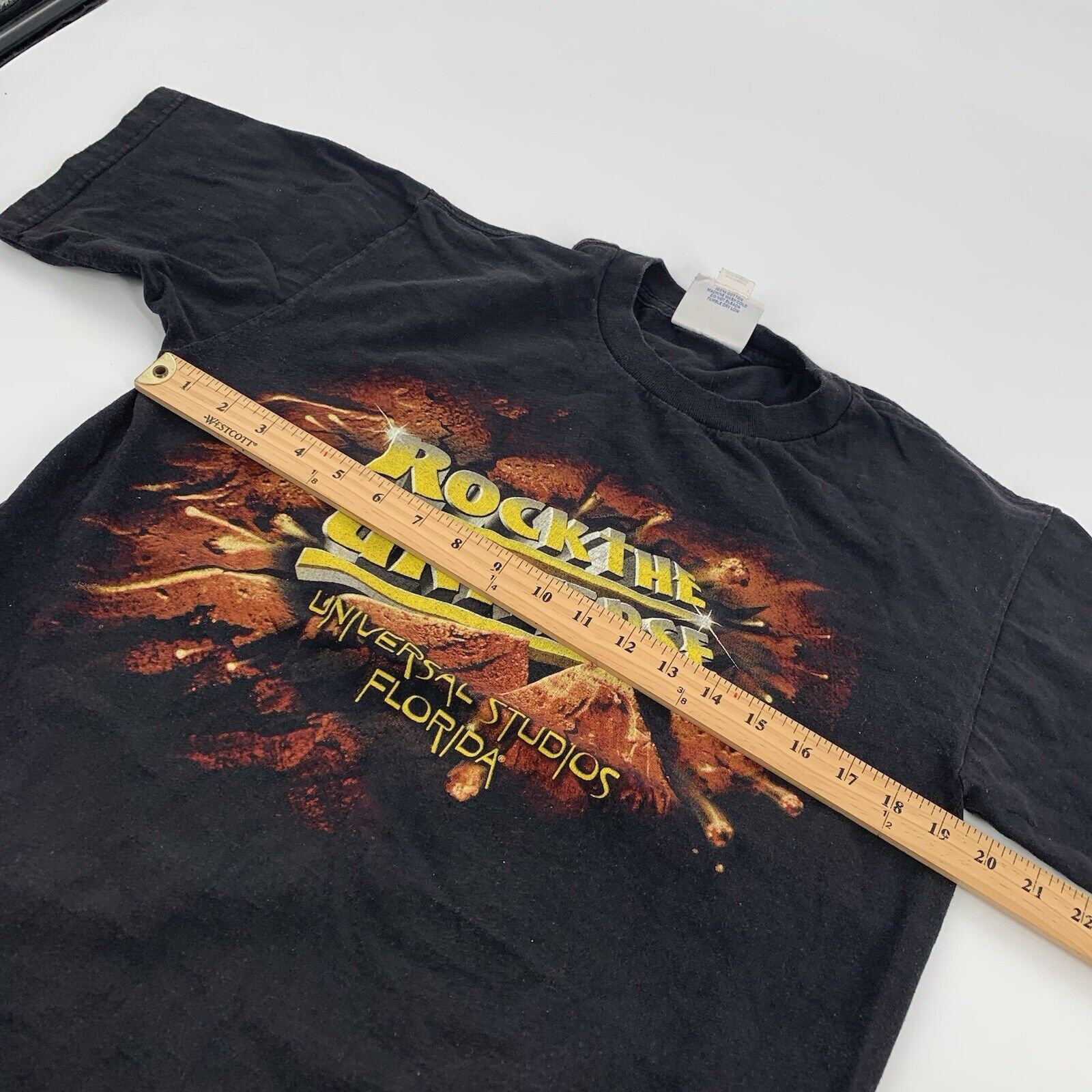 Vintage Vintage 1998 Universal Studios Rock the Universe T-Shirt Size US M / EU 48-50 / 2 - 6 Thumbnail