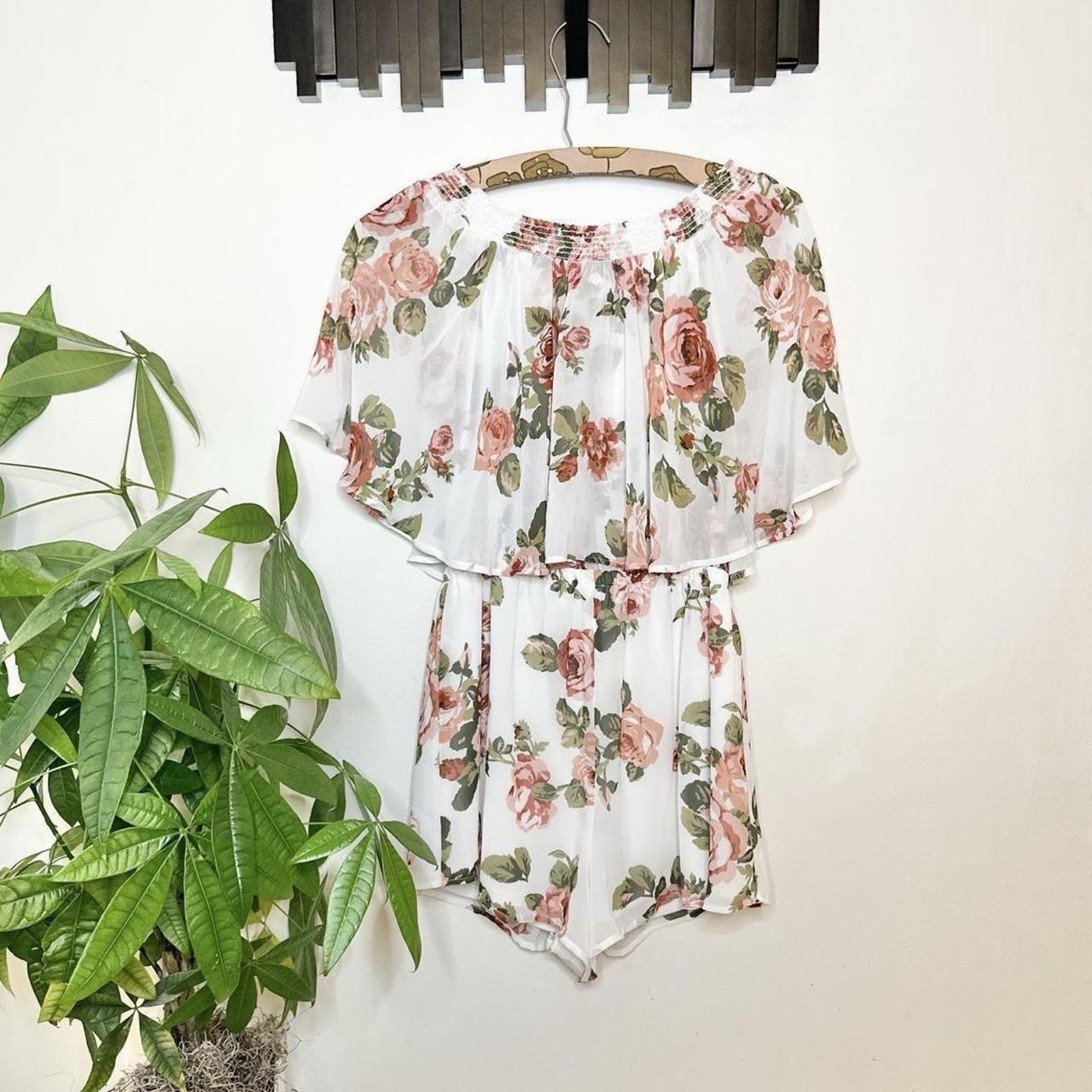 Show Me Your MuMu Show Me Your MuMu Rosarita Romper Off Shoulder Floral small Size 28" / US 6 / IT 42 - 3 Thumbnail