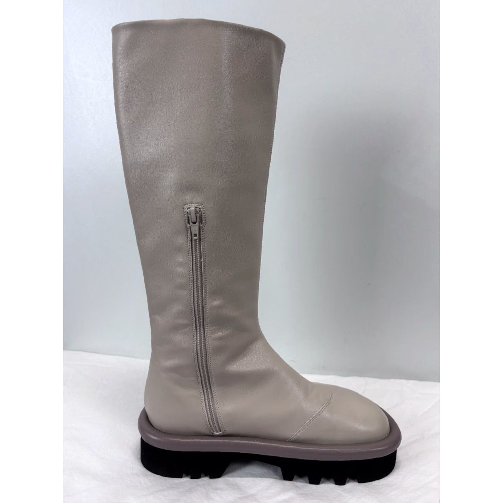 JW Anderson VINTAGE JW Anderson Boots Womens Knee High Sheepskin Leather Sz 38 US 7 Beige Winter Fall Casual Fashion Size US 7 / IT 37 - 6 Thumbnail