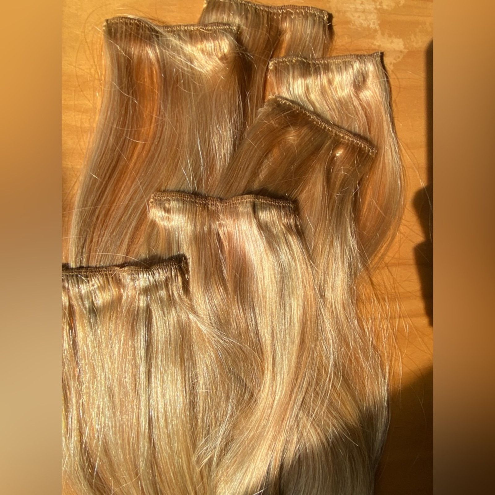 Jessica Simpson ISENBERG REMY PROFESSIONAL SALON HUMAN HAIR WEFT CLIP IN 6 P Size ONE SIZE - 1 Thumbnail