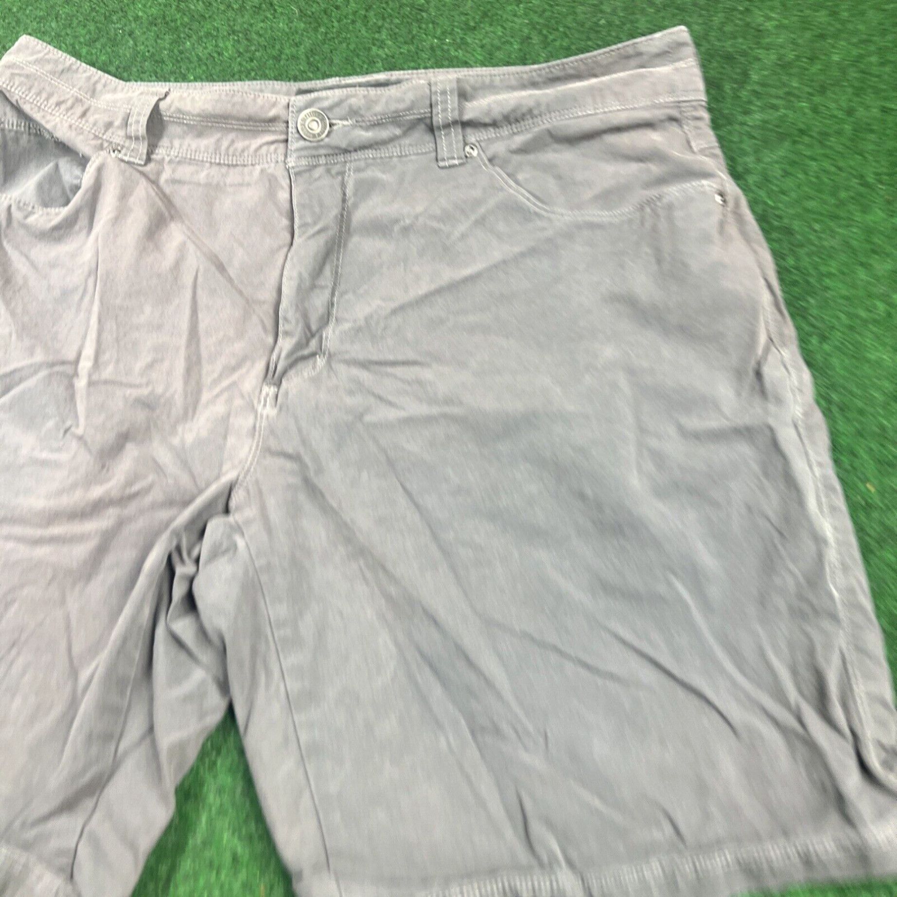 Vintage Cabelas Outdoors Gray Cargo Shorts Mens Size 34 Size US 34 / EU 50 - 3 Thumbnail