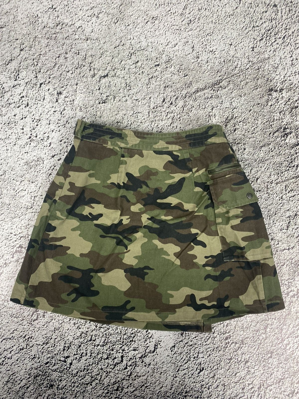 Vintage Vintage Y2K camo cargo mini skirt 00s outdoor style Size 24" / US 00 / IT 34 - 4 Thumbnail