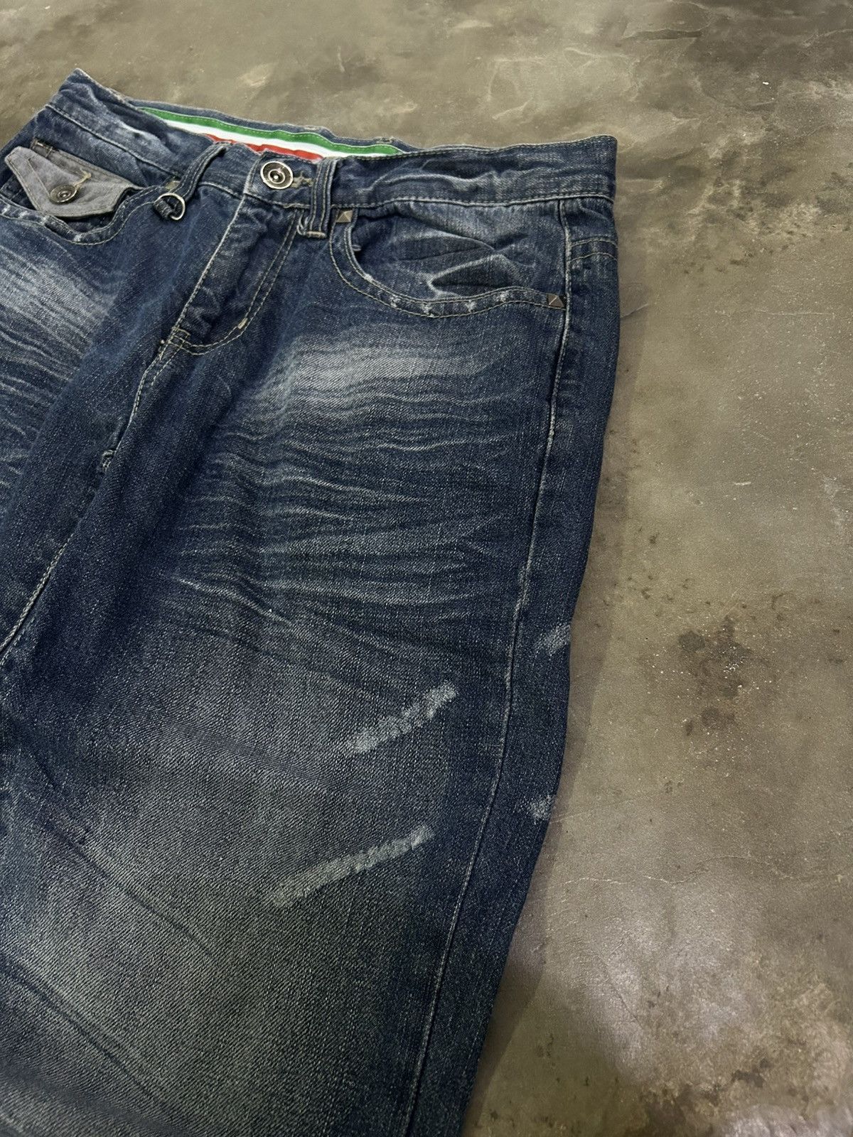 GOSTAR DE FUGA Nylaus Y2K Distressed Baggy Studded Heavy Washed Whisker Size US 30 / EU 46 - 10 Thumbnail