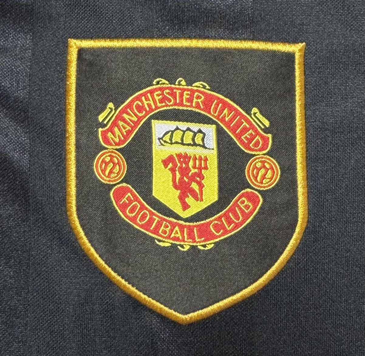 Vintage Manchester United 1993 1995 Away Shirt Soccer Jersey Size US M / EU 48-50 / 2 - 7 Thumbnail