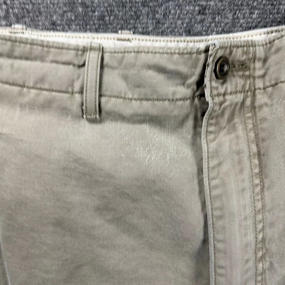 Levi's Levi's Shorts Mens 40 Cargo Hiking Distressed 100% Adults Size US 40 / EU 56 - 2 Thumbnail