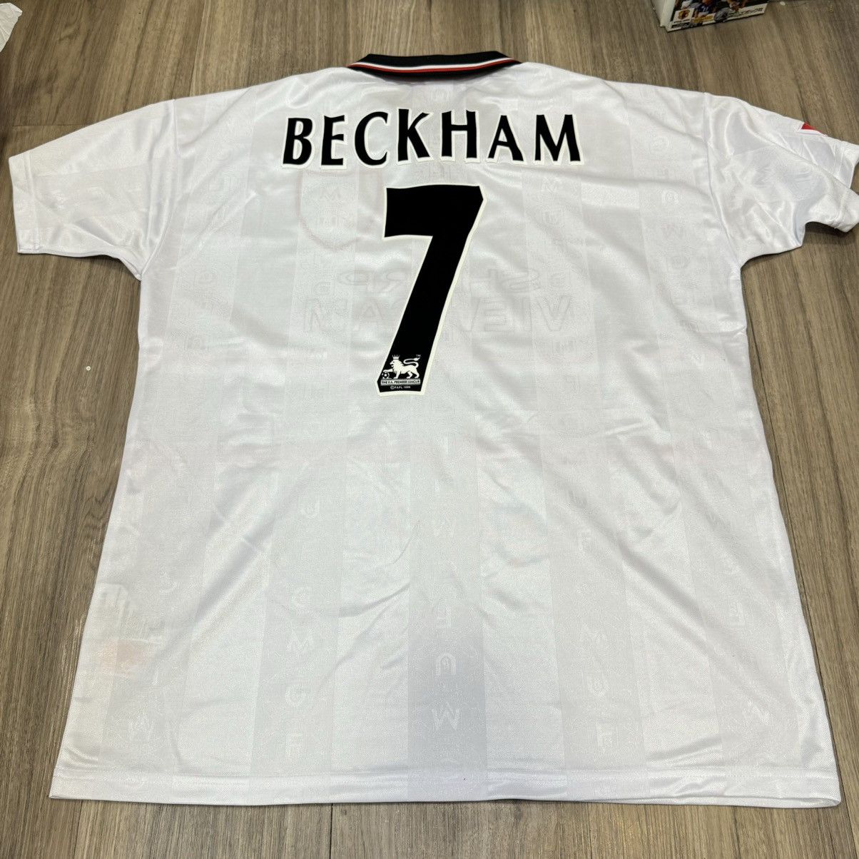 Other Manchester United 97/99 retro away shirt #7 Beckham Size US M / EU 48-50 / 2 - 2 Thumbnail