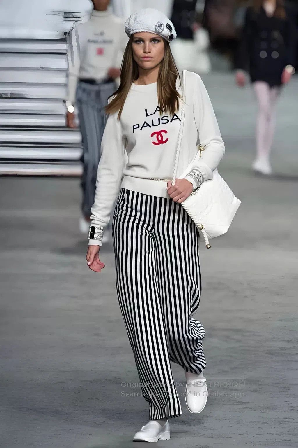 Chanel Chanel Cruise Collection Cashmere Sweater. Size L / US 10 / IT 46 - 1 Thumbnail