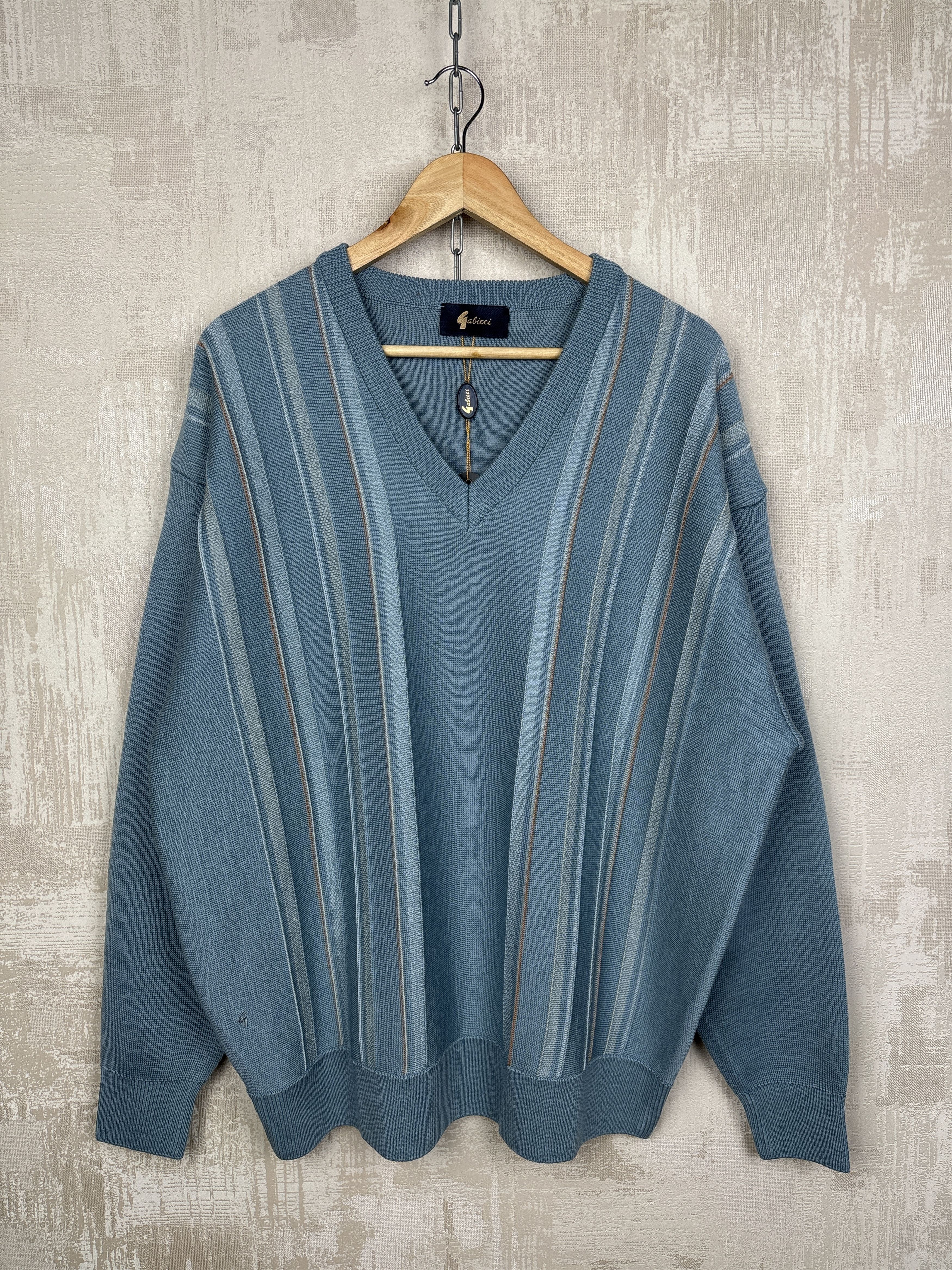 Gabicci Gabicci V-neck Sweater Wool Acrylic Chambray Color Size US XL / EU 56 / 4 - 1 Thumbnail