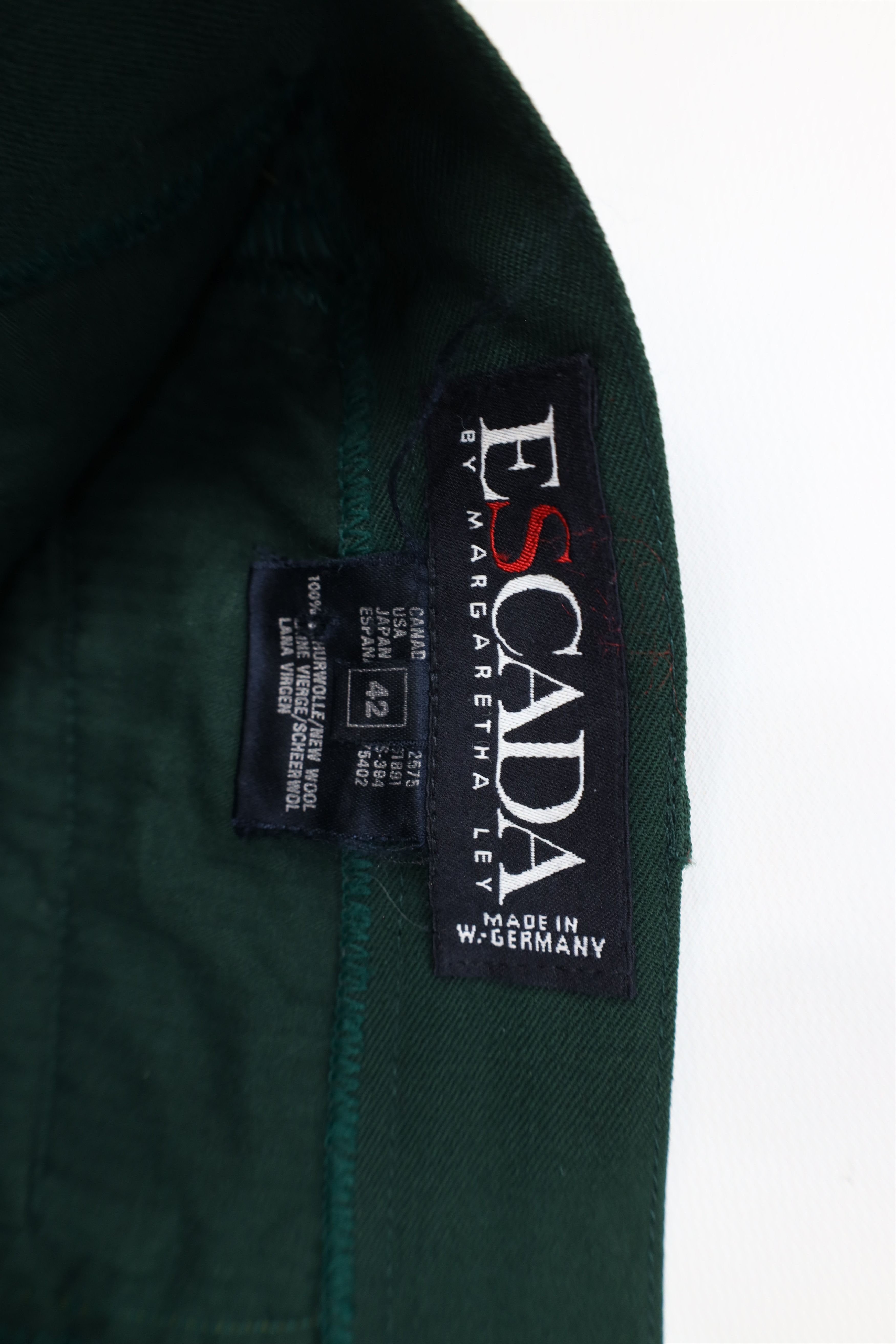 Escada Vintage 70s 80s Escada Pleated Tapered Leg Chino Pants Green Size 42" / US 20 - 7 Thumbnail