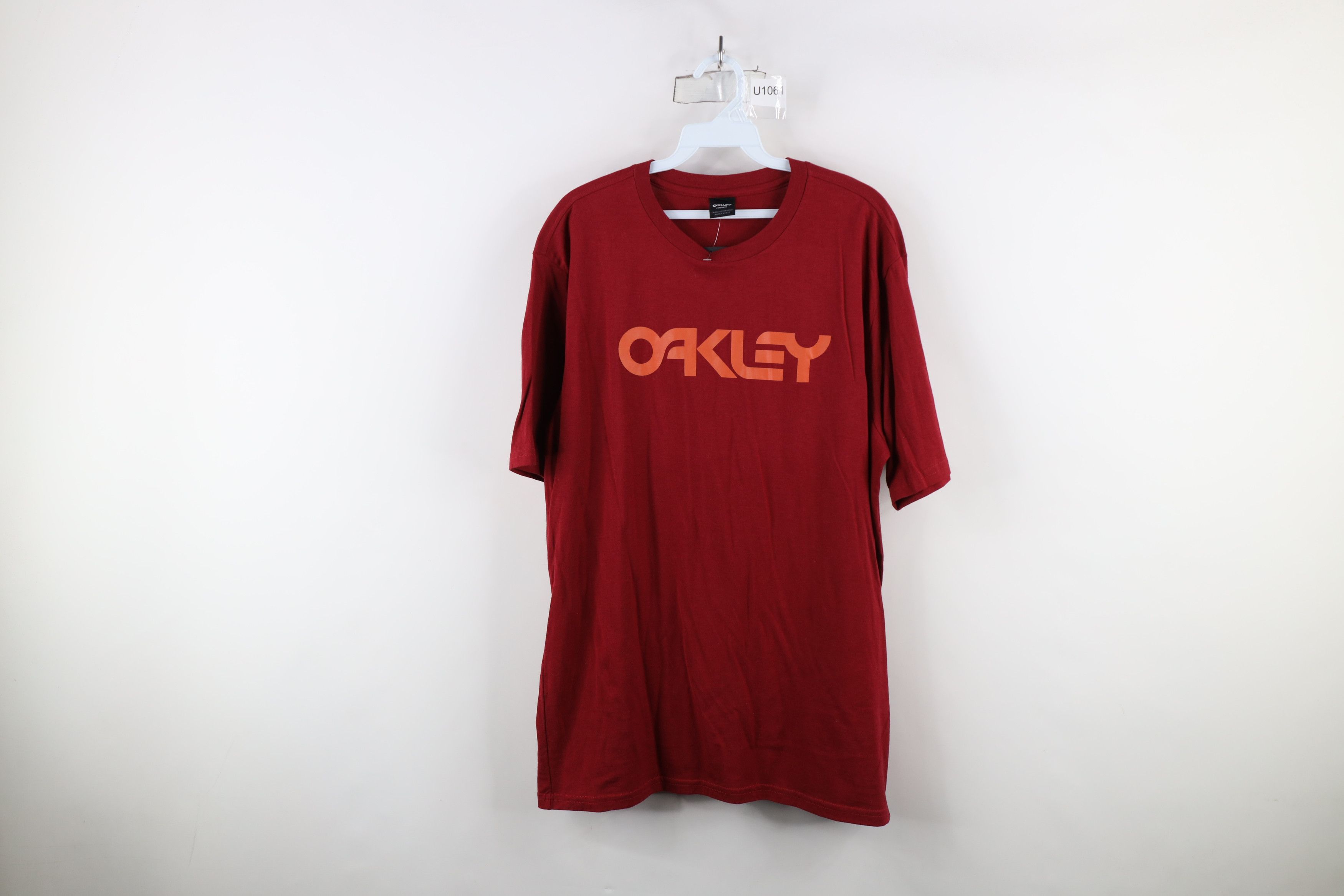 Oakley × Vintage Deadstock Vintage Y2K Oakley Spell Out Short Sleeve T-Shirt Size US XL / EU 56 / 4 - 1 Thumbnail